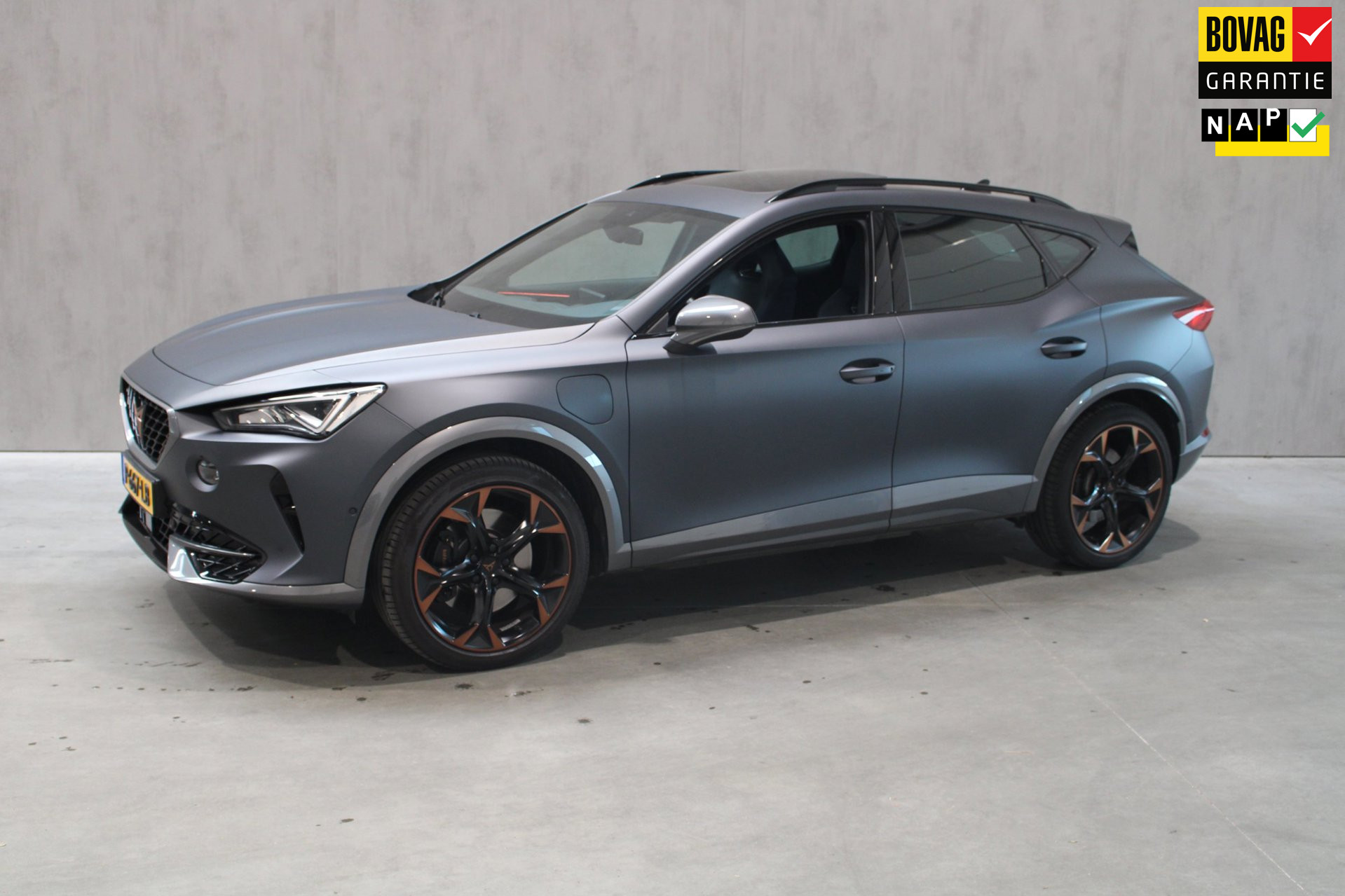 Cupra Formentor VZ E-hybrid 1.4 e-Hybrid VZ Copper Edition Pano/Leer/Kuipstoelen Memory/Trekhaak Full Option NL Auto 2022 - voorkant