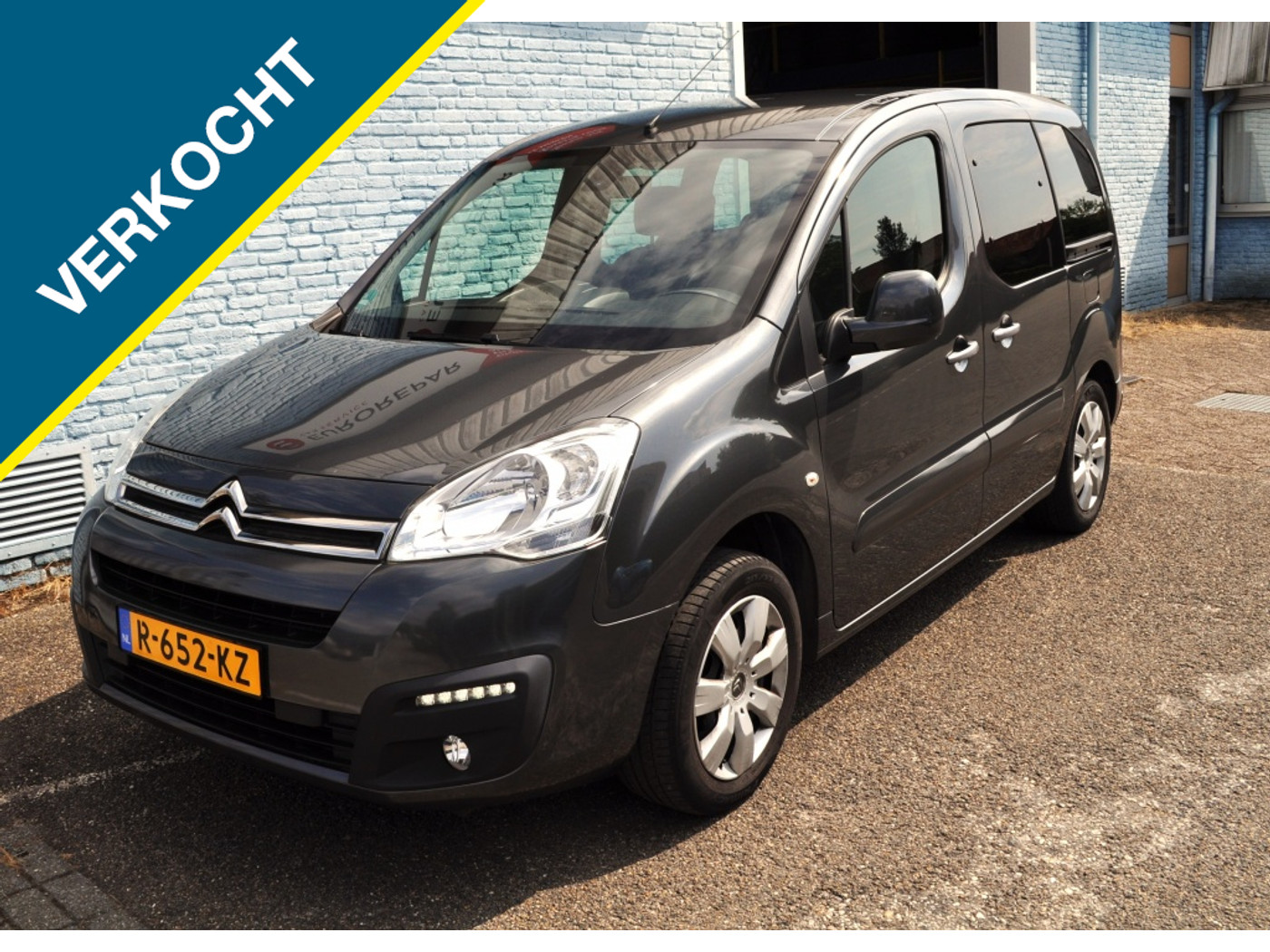 Citroen Berlingo 1.2 PureTech XTR Pdc Act LED 2018 - voorkant