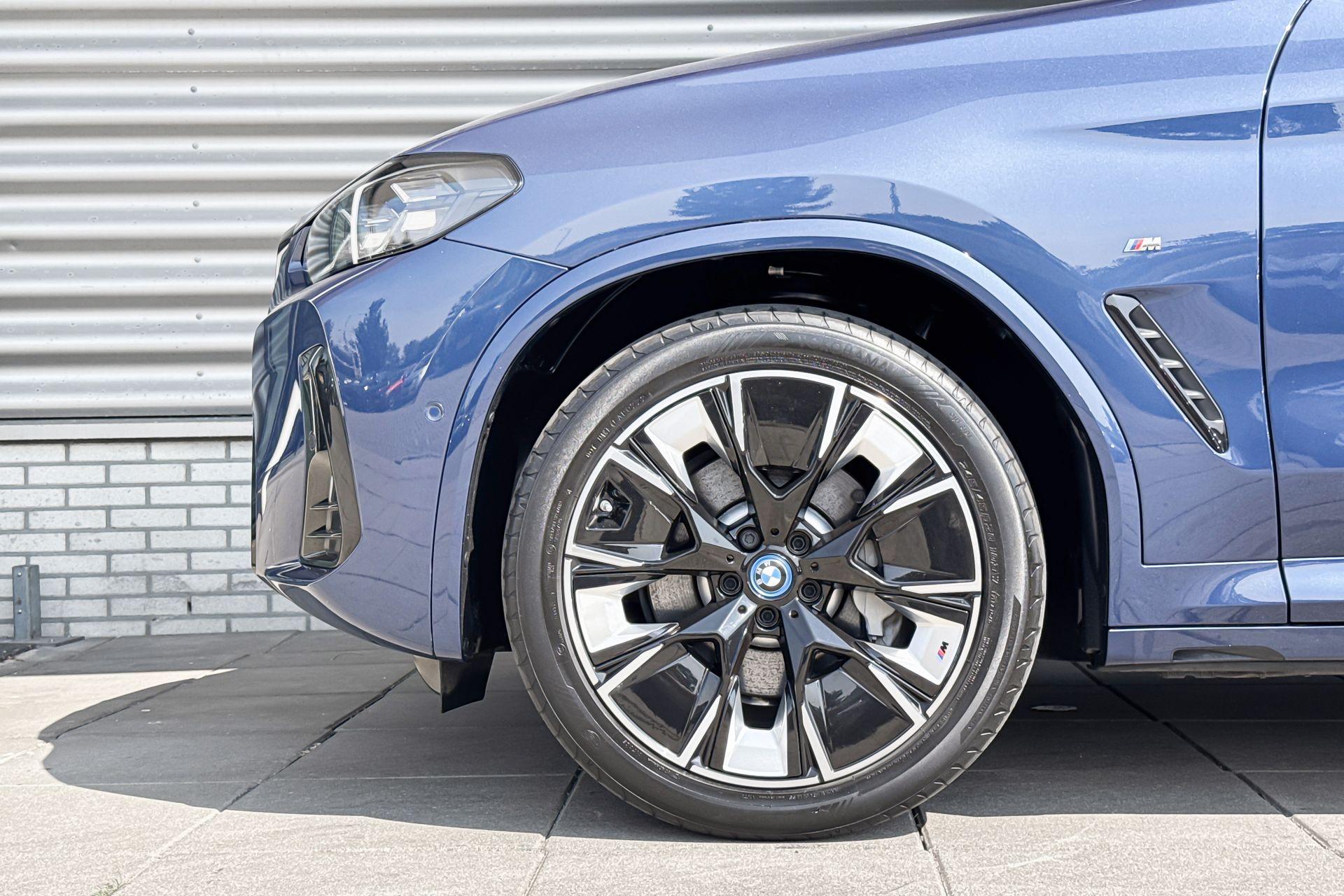 Foto van BMW Ix3