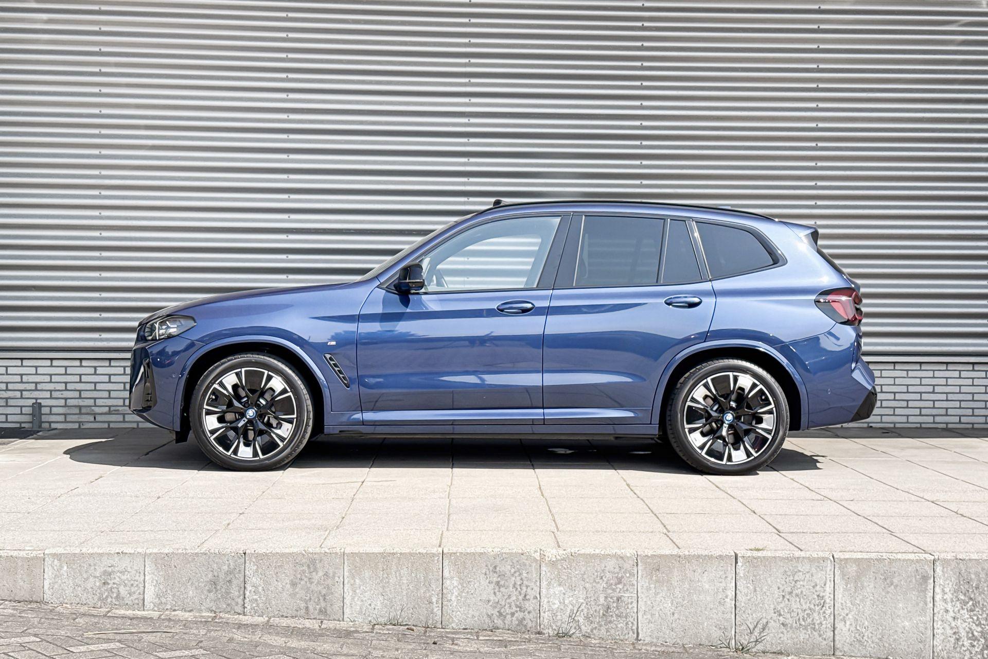 Foto van BMW Ix3
