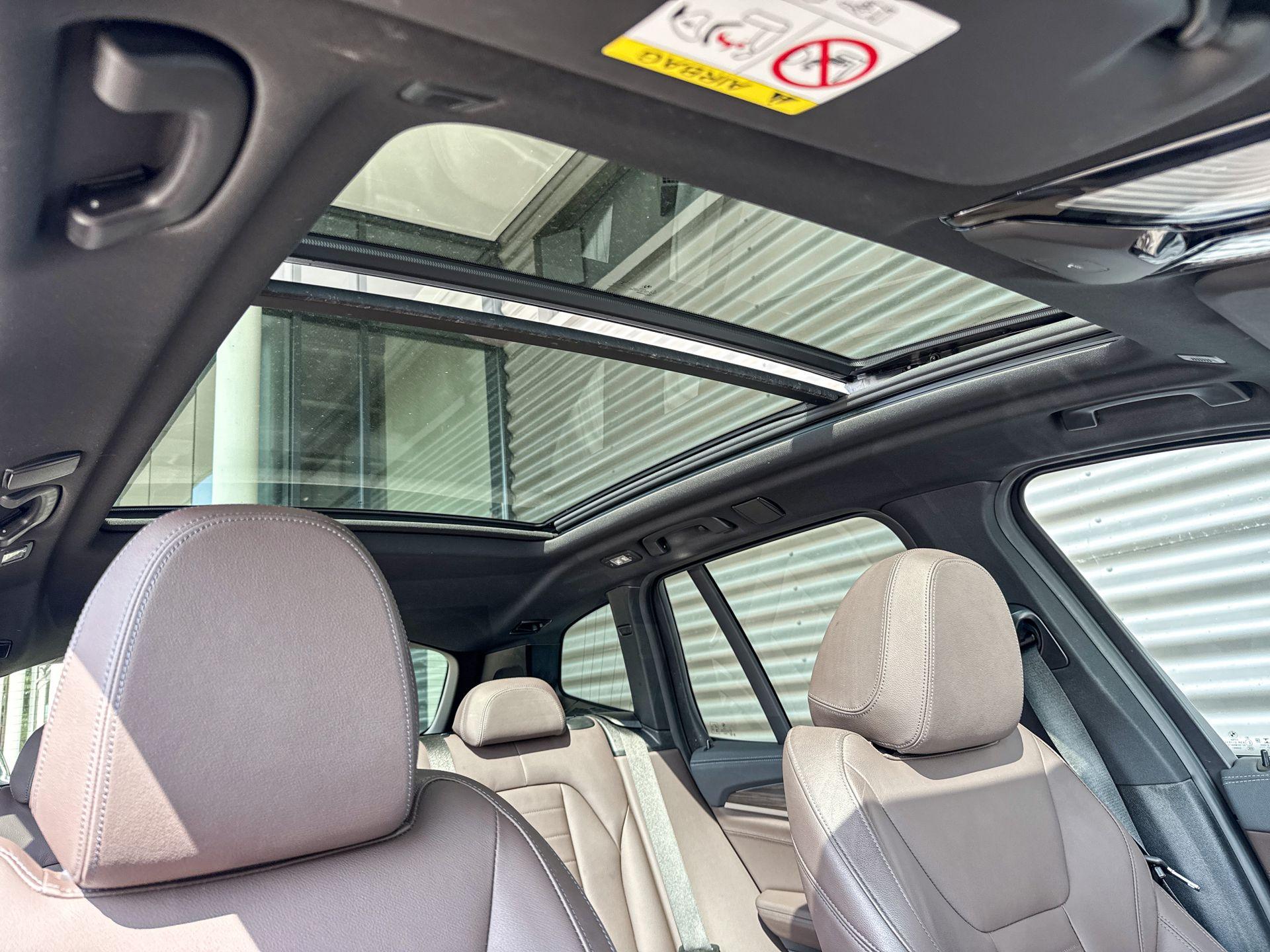 Foto van BMW Ix3