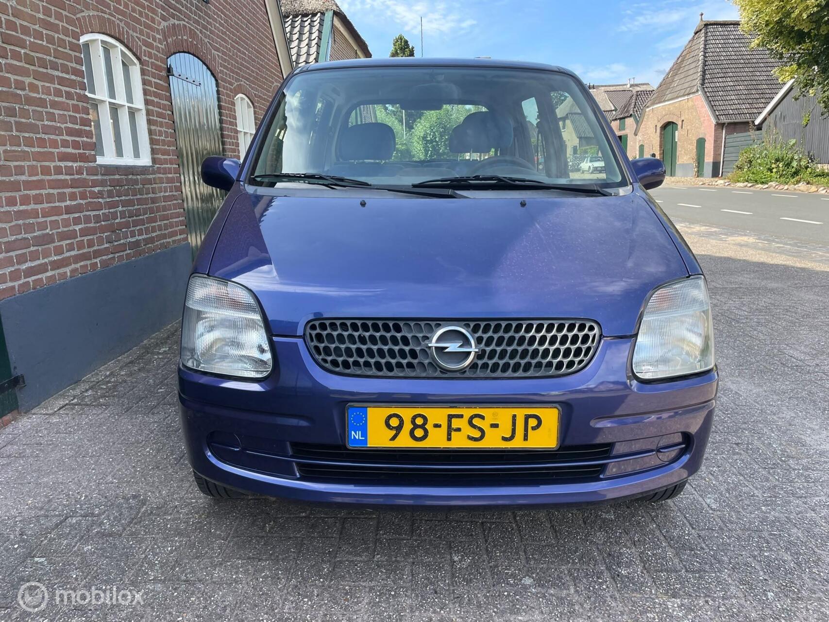 Foto van Opel Agila