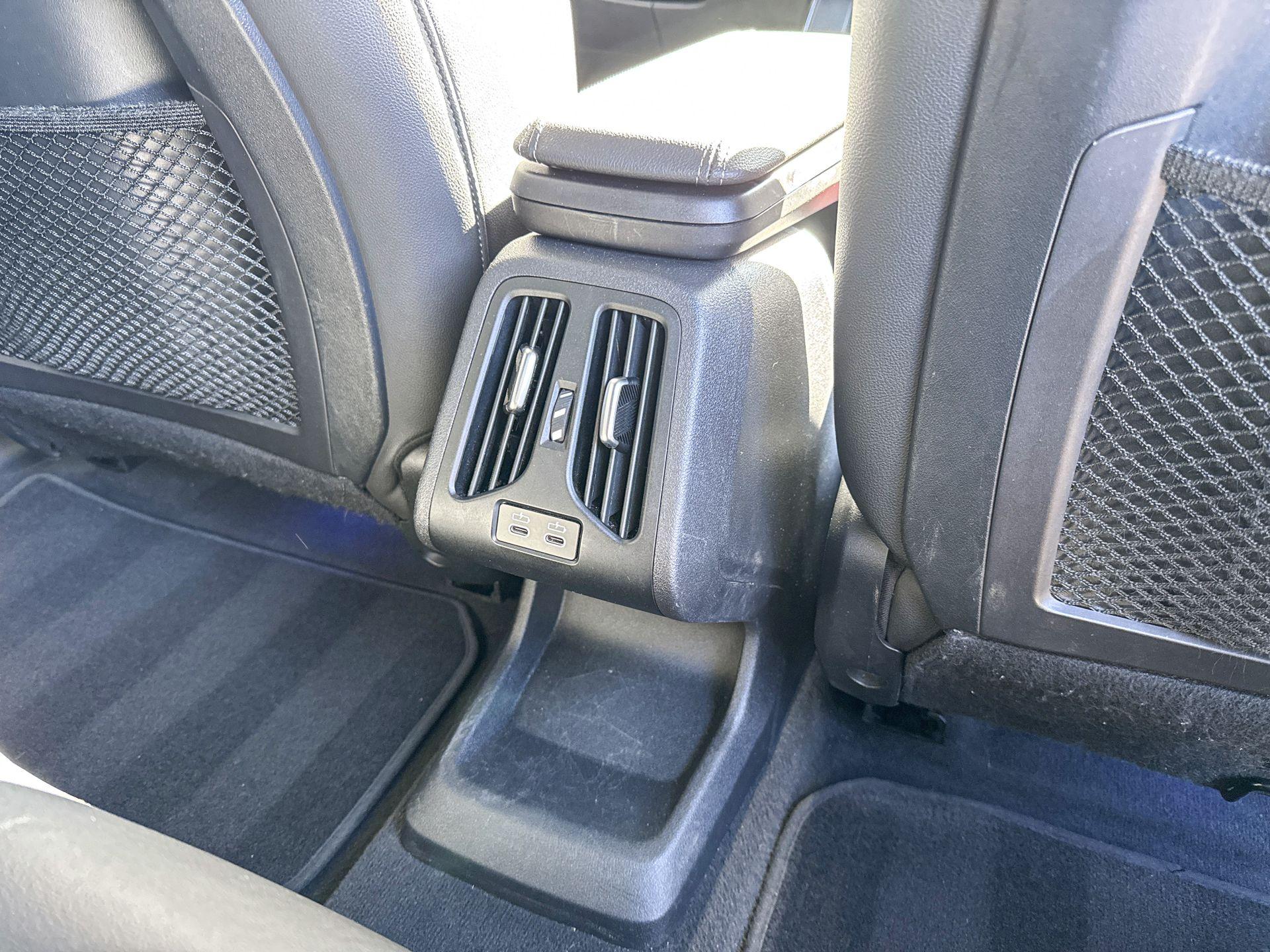 Foto van BMW Ix1 Xdrive30
