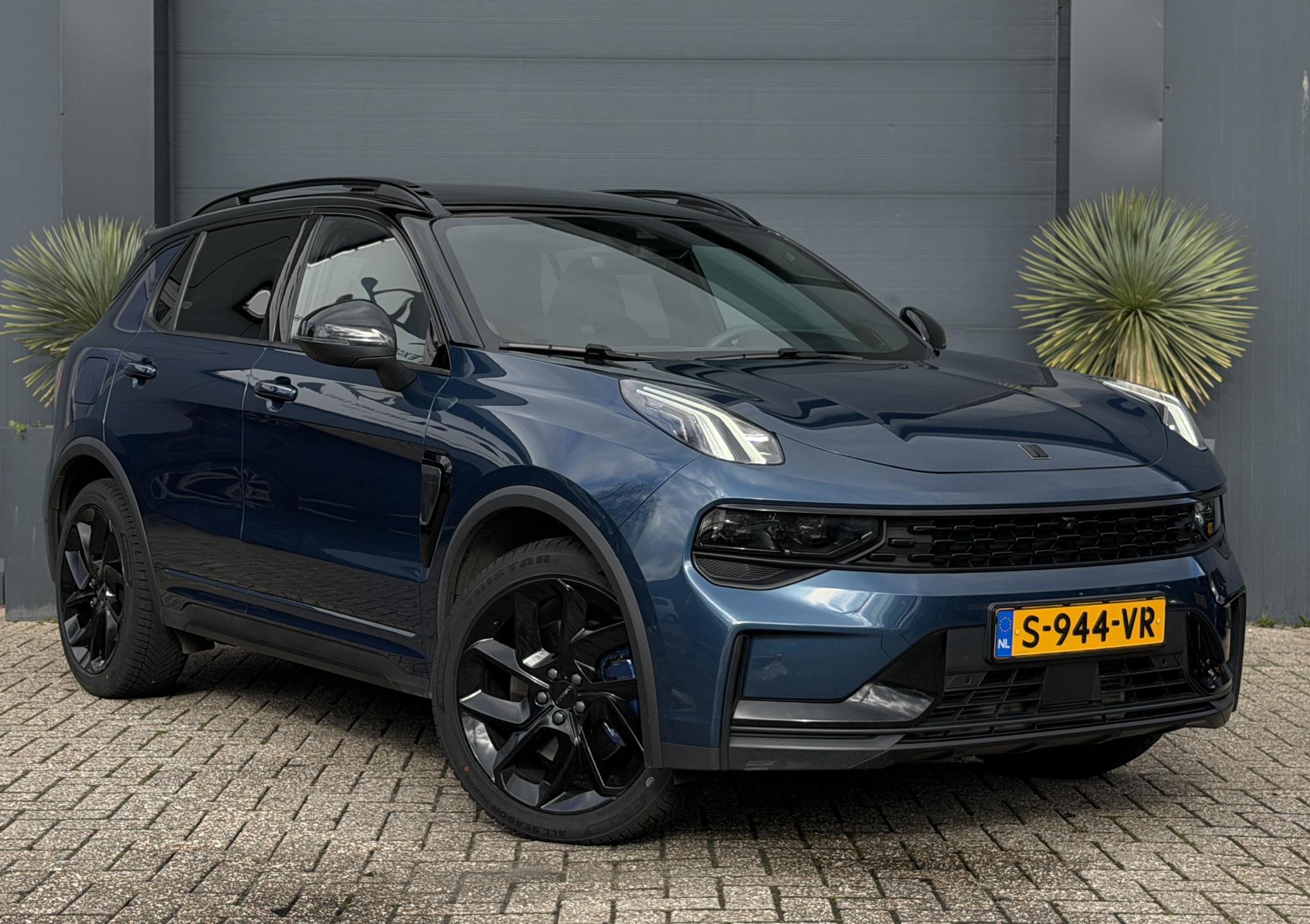 Lynk&co LYNK & Co 01 1.5 2023 - voorkant
