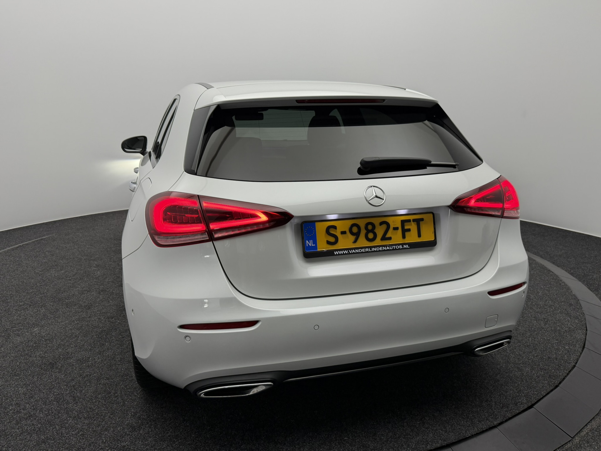 Foto van Mercedes-Benz A 180
