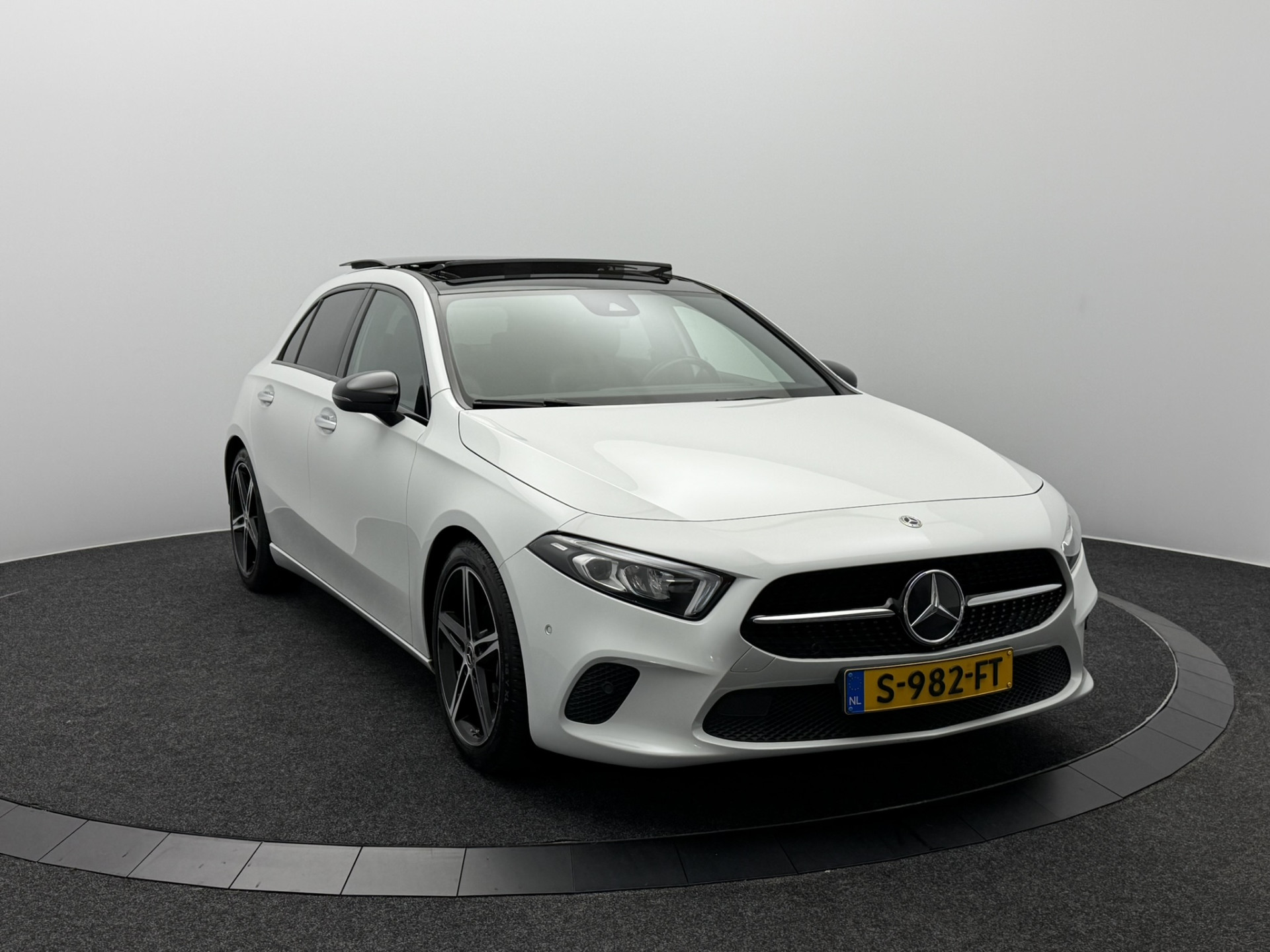 Foto van Mercedes-Benz A 180