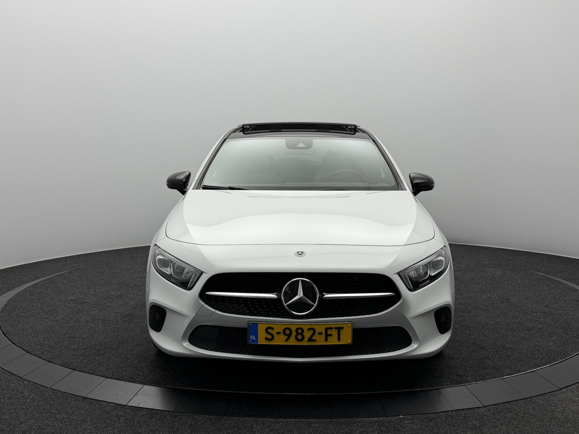 Foto van Mercedes-Benz A 180