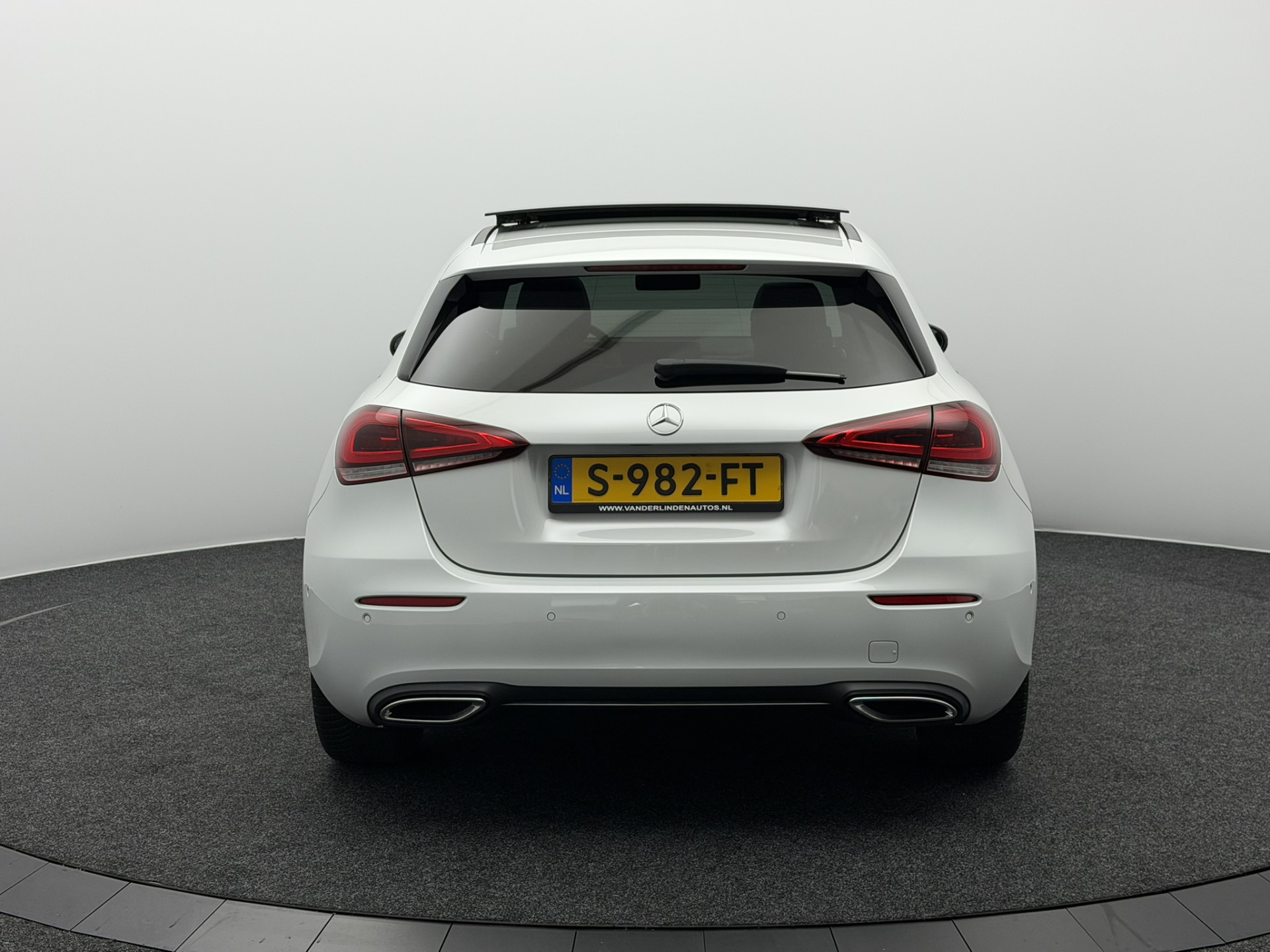 Foto van Mercedes-Benz A 180