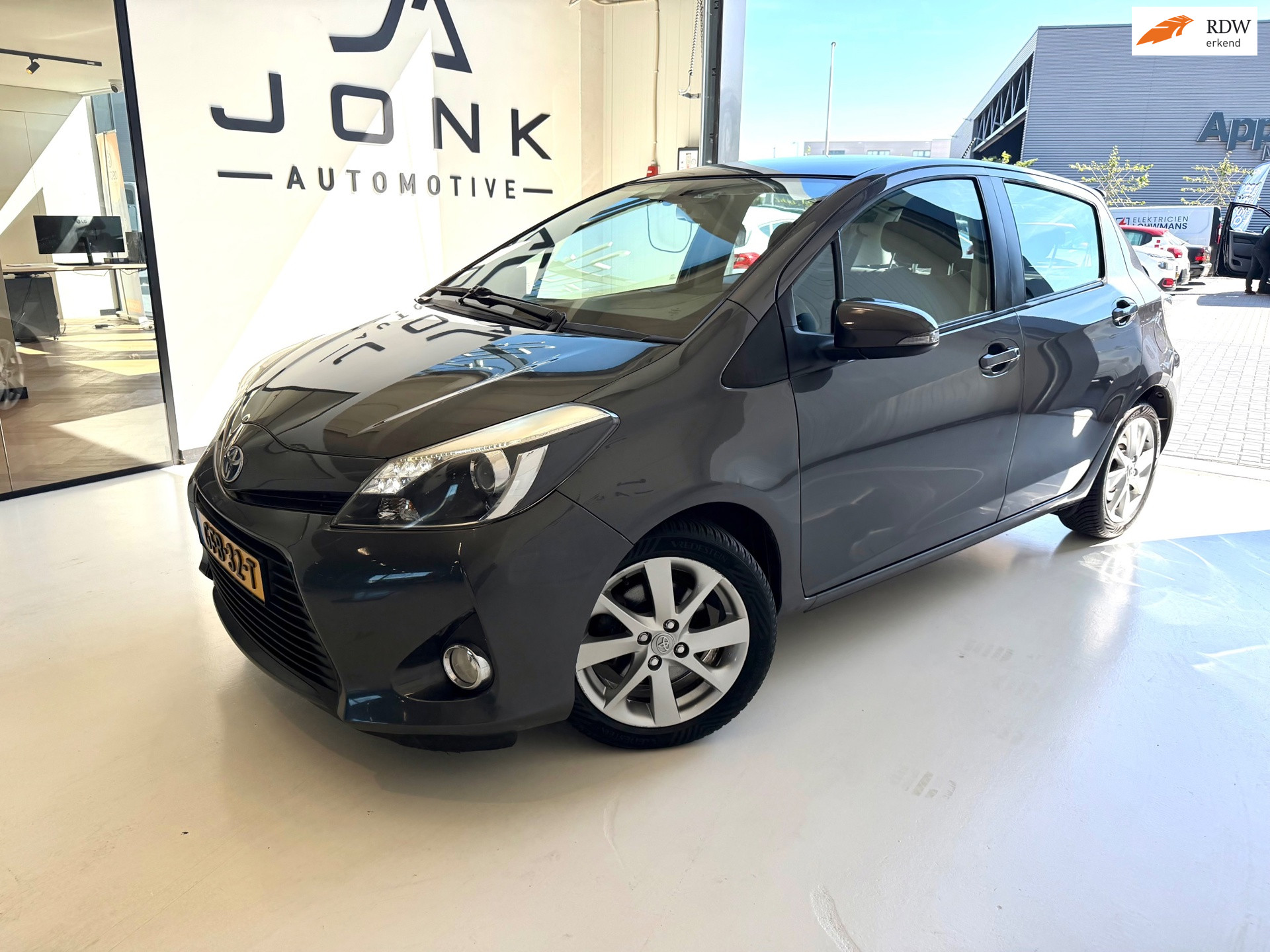 Toyota Toyota Yaris Hybrid 1.5 Full Hybrid Aspiration Nap/Garantie/Apk 2013 - voorkant