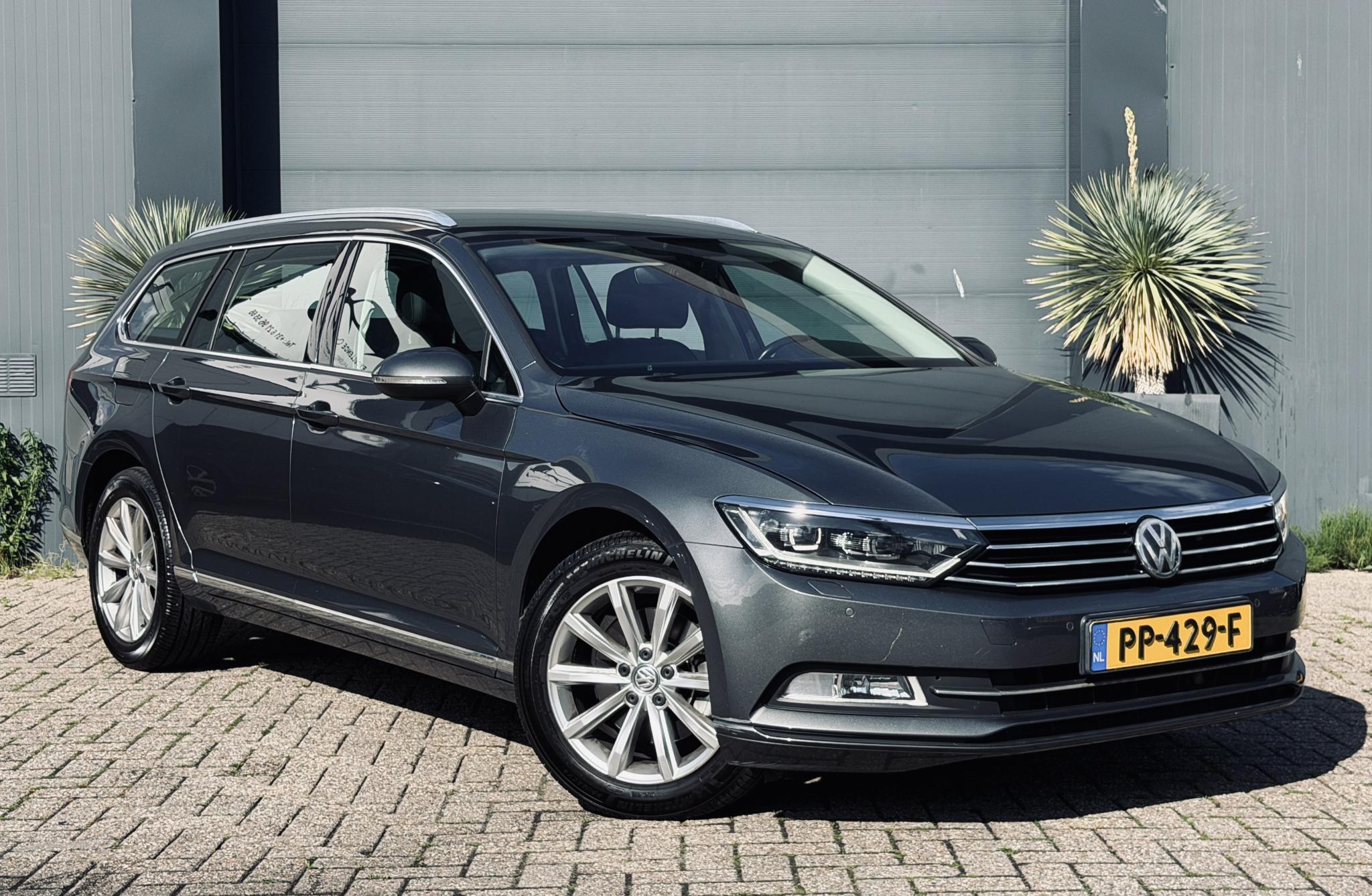Volkswagen Passat Variant 1.8 TSI Bns. Ed. R 2015 - voorkant