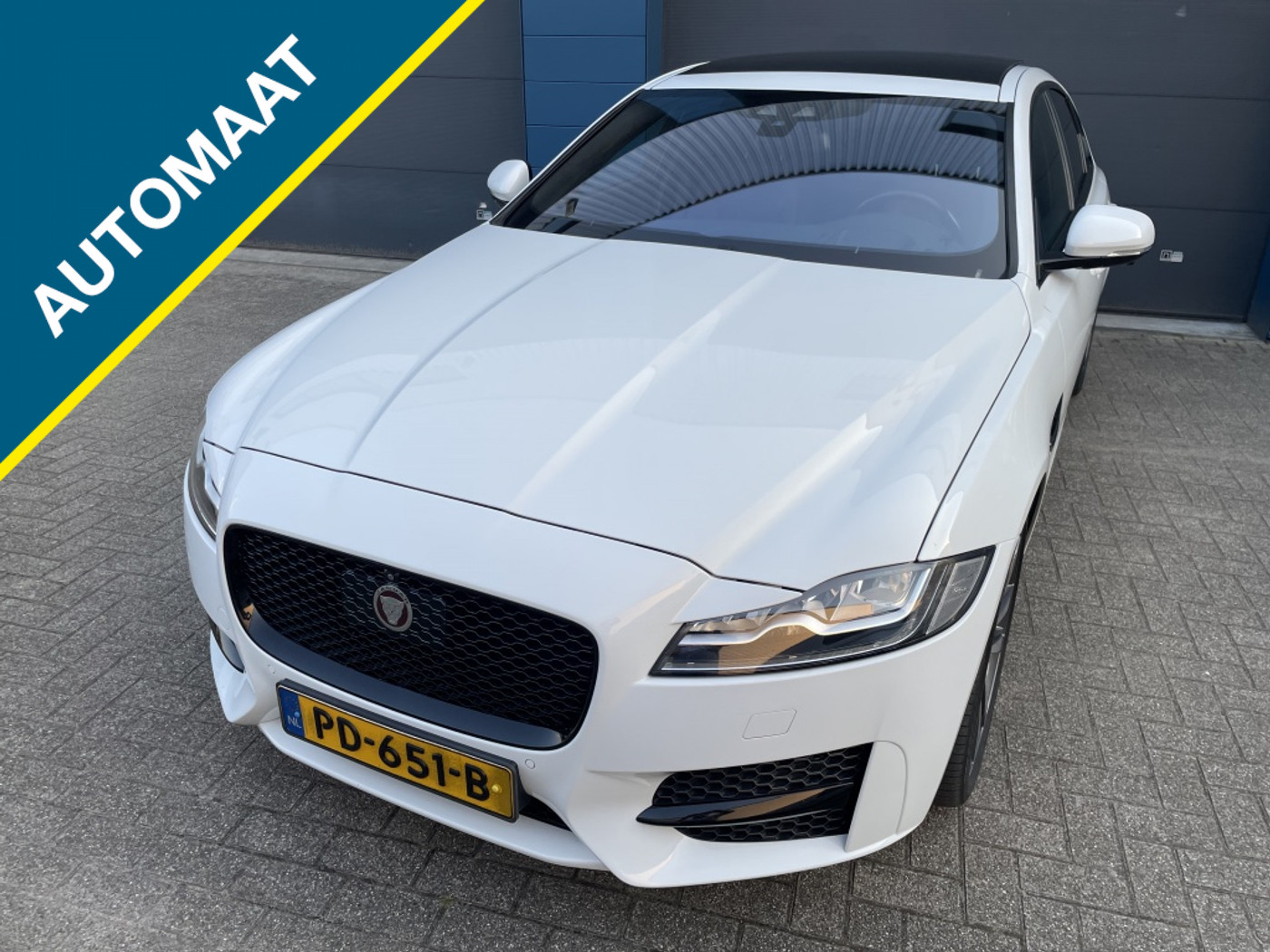 Jaguar Jaguar XF 2.0D132kw R-Sport 8-AUT AWD PANO Camera DealerOh! 2017 - voorkant