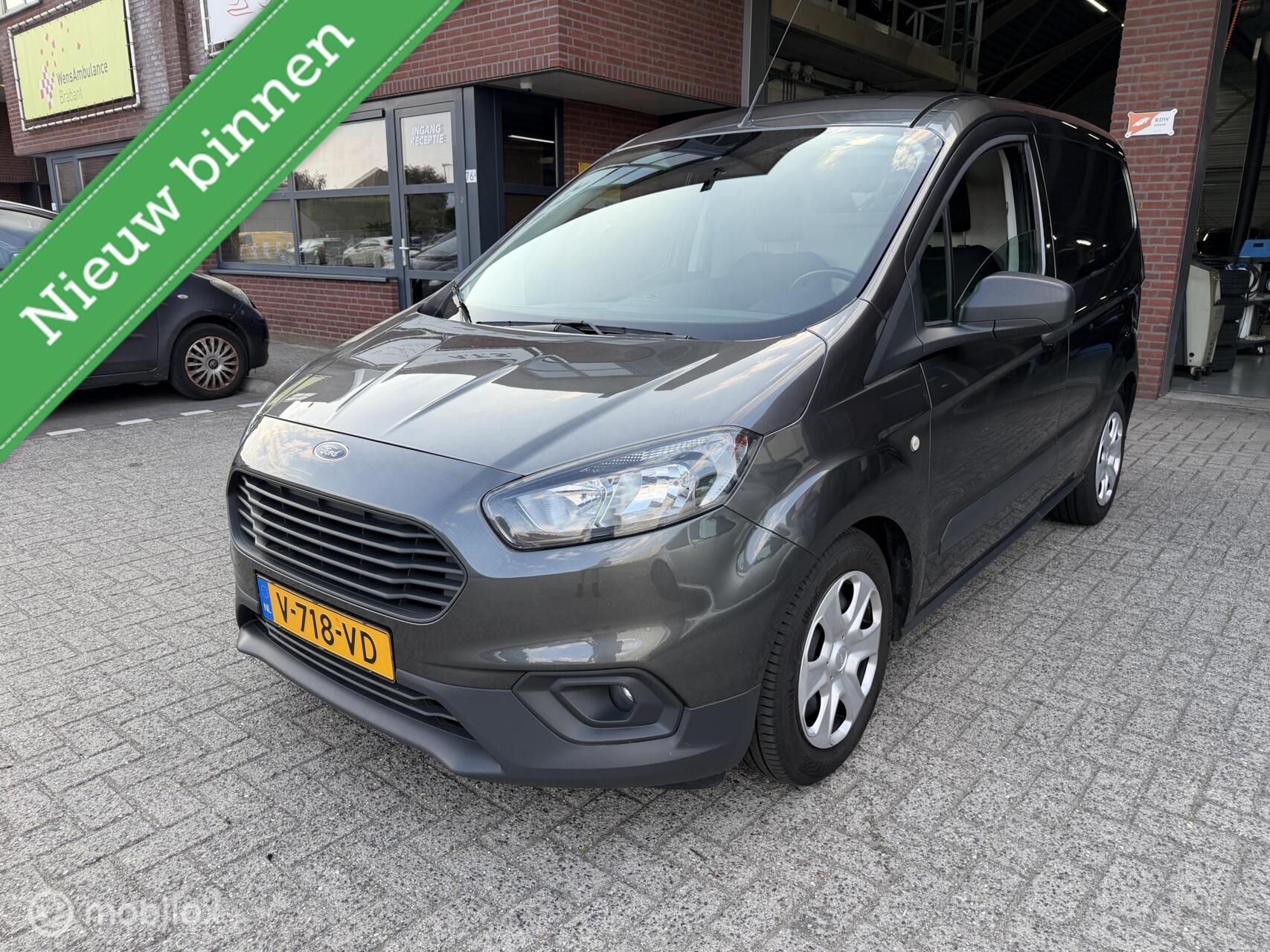 Ford Transit Courier 1.5 TDCI Trend AIRCO*NAVI* 2019 - voorkant