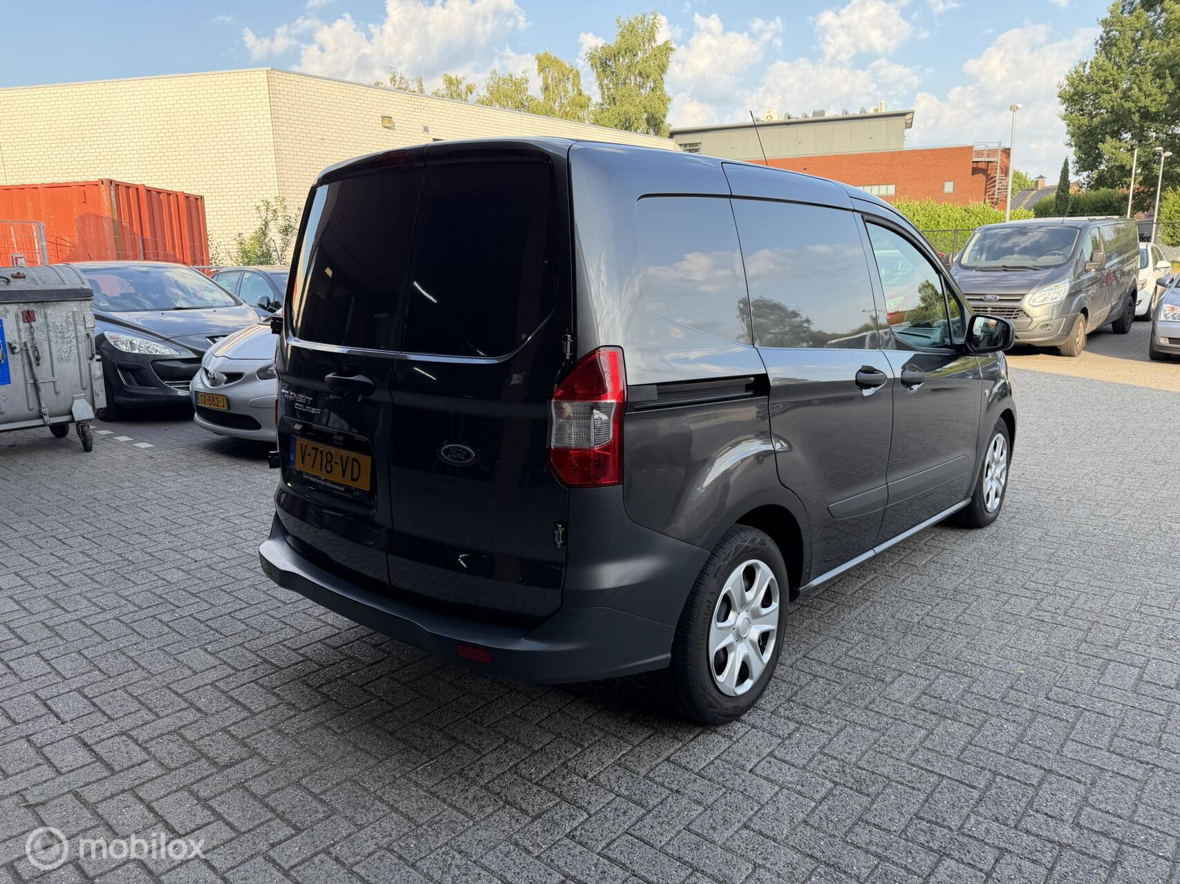 Foto van Ford Transit Courier