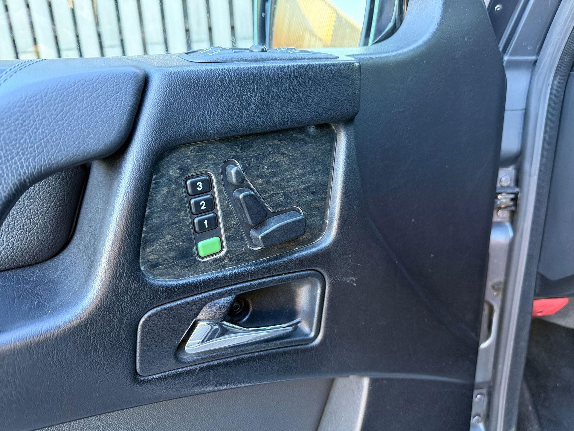 Foto van Mercedes-Benz G 350 Bluetec