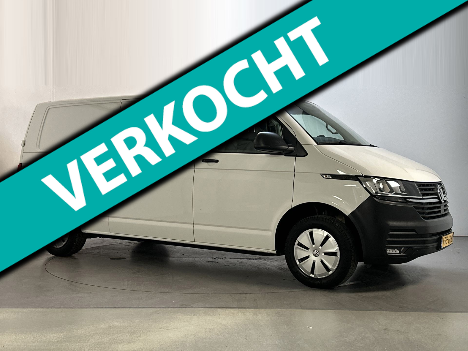 Volkswagen Transporter 2.0 TDI 110pk L2H1 Comfortline Cruise Control Airco Trekhaak Elektrische Ramen 2022 - voorkant