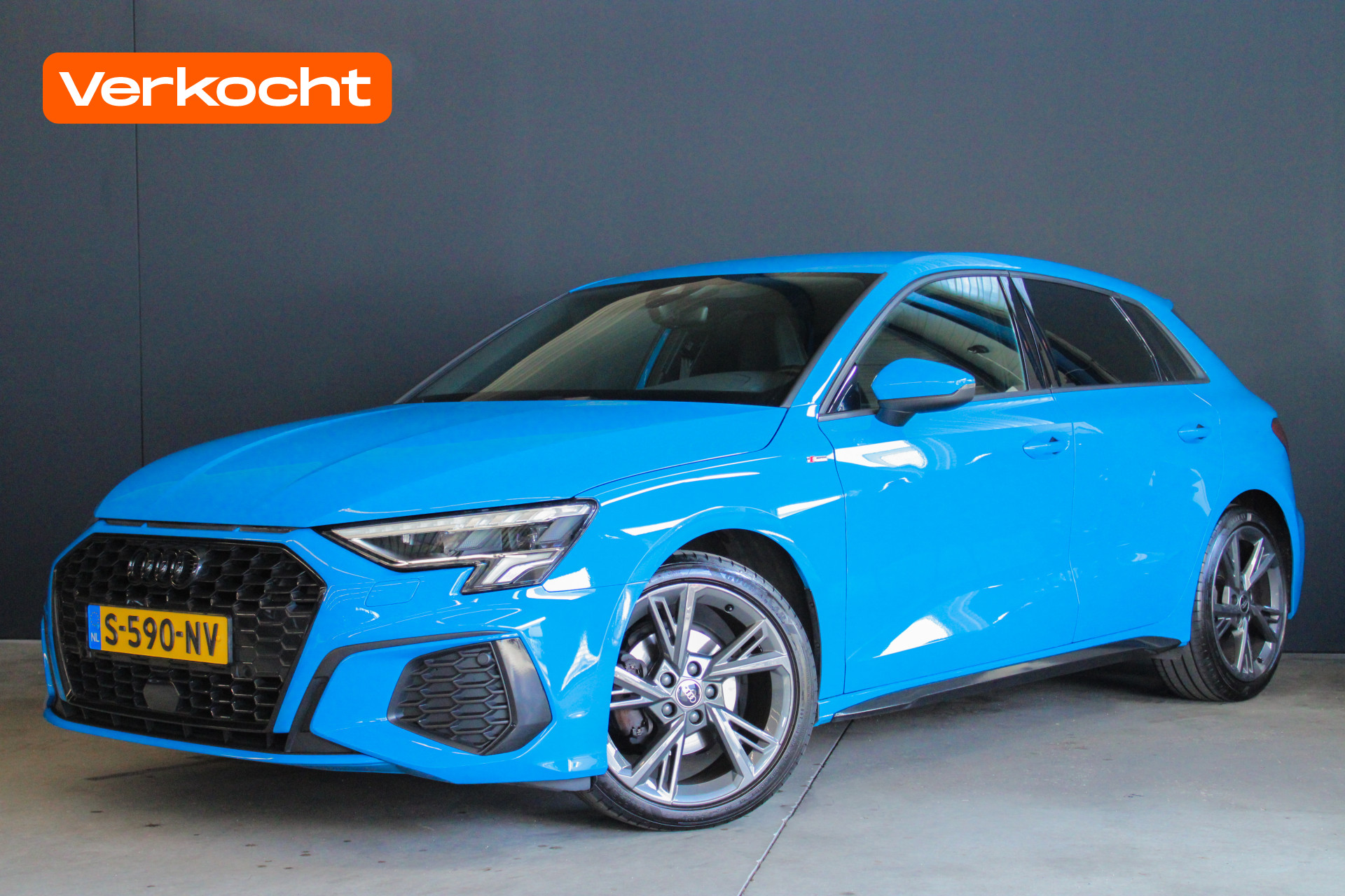 Audi A3 Sportback 35 TFSI 150PK S edition 2022 - voorkant
