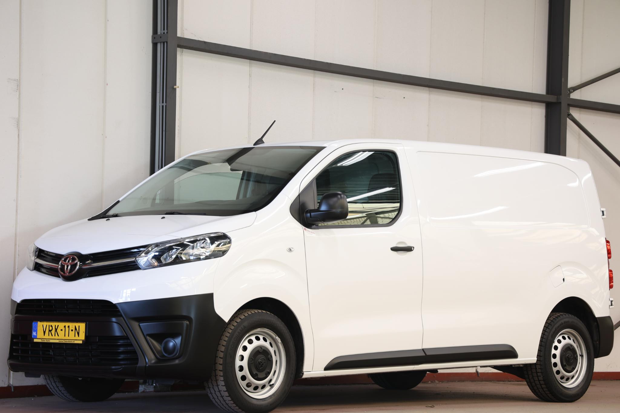 Toyota Proace 2.0 D-4D Live 2022 - voorkant