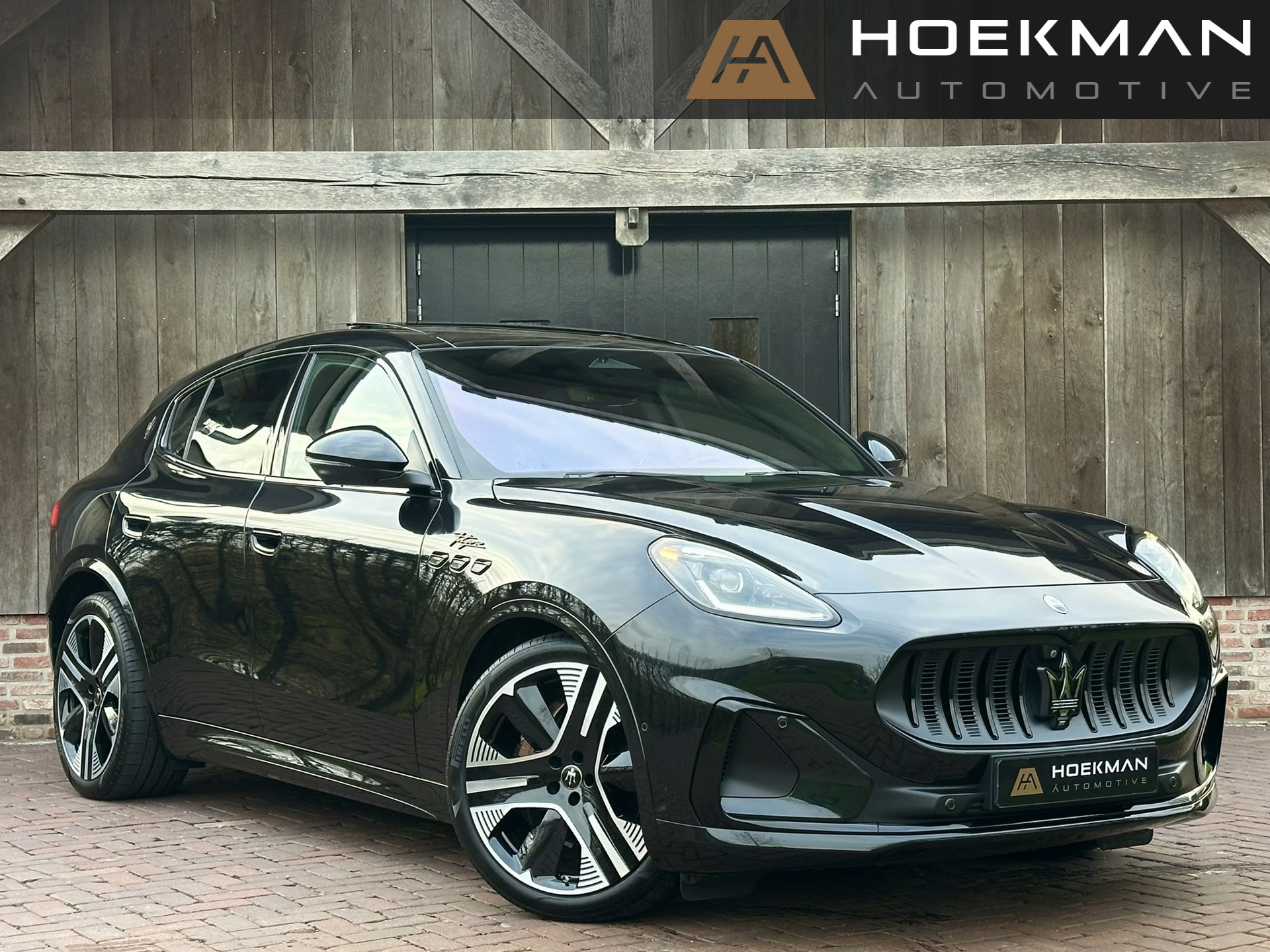 Maserati Grecale Folgore AWD Folgore 105kWh 557 PK | Panoramadak, 360° cam., Head-Up, Stoelverwarming/koeling, ACC, Climate Pack Plus, 20" 2025 - voorkant