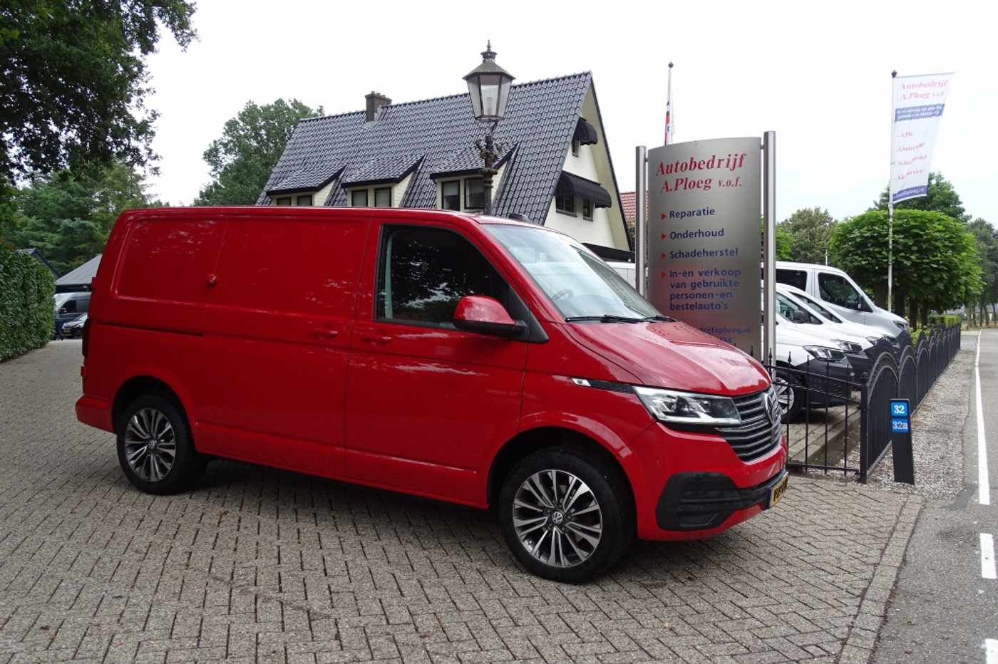 Volkswagen Transporter 2.0 TDI L1H1 Highl.NAVI DUB ZIJDEUR LED Koplampen Bpm vrij 2020 - voorkant
