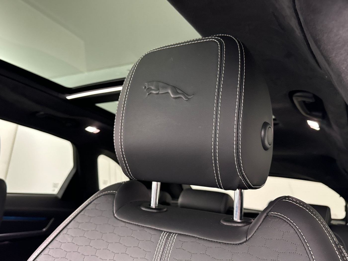 Foto van Jaguar Jaguar F-pace