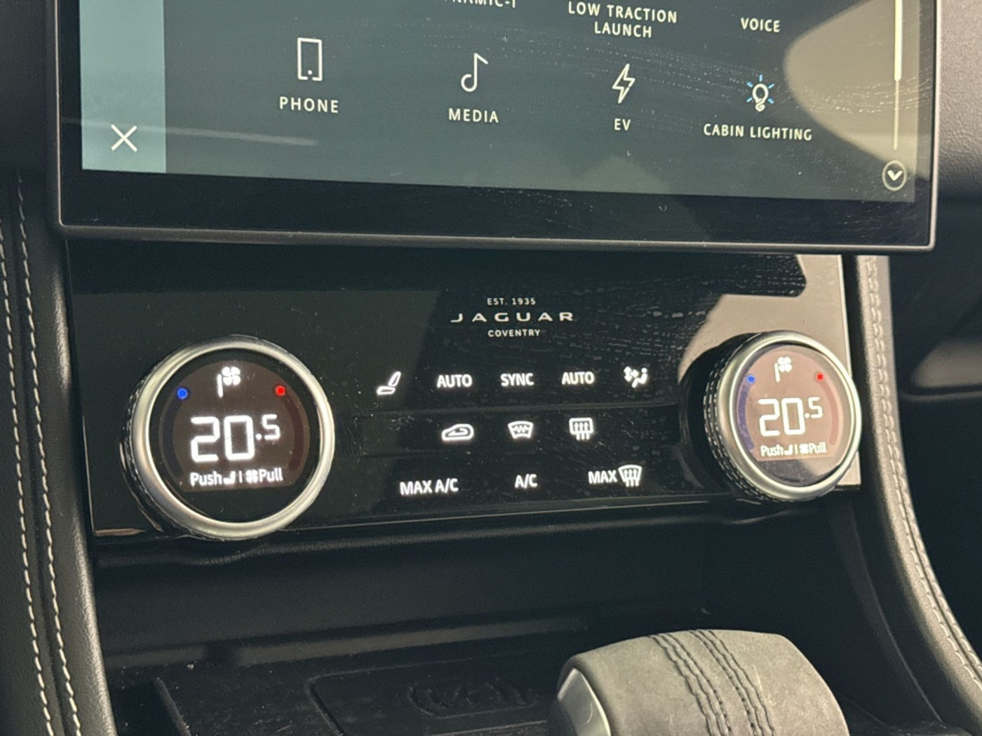 Foto van Jaguar Jaguar F-pace