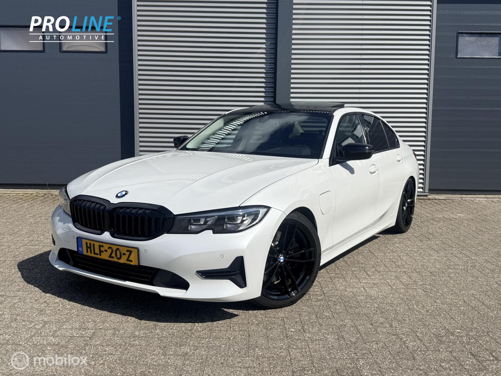 BMW 330e 330e 19-Inch/400PK/Carplay 2020 - voorkant