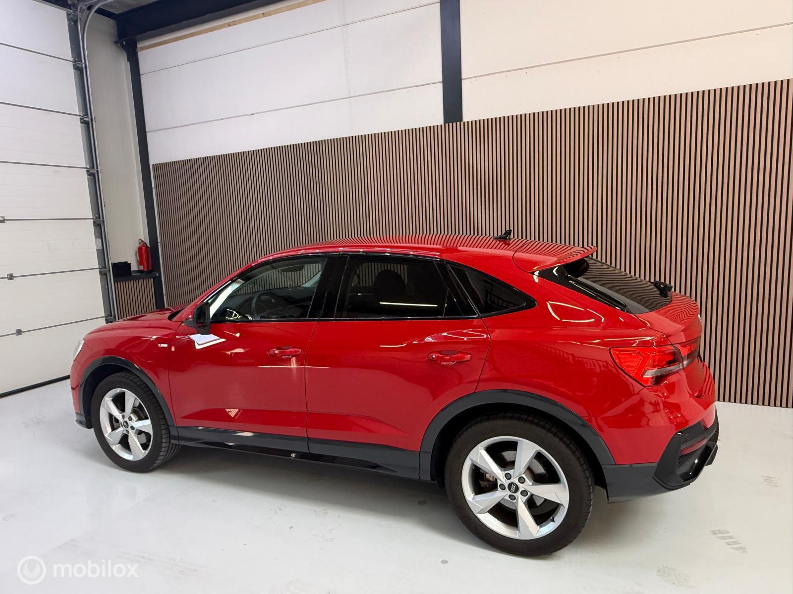 Foto van Audi Q3 Sportback E-tron