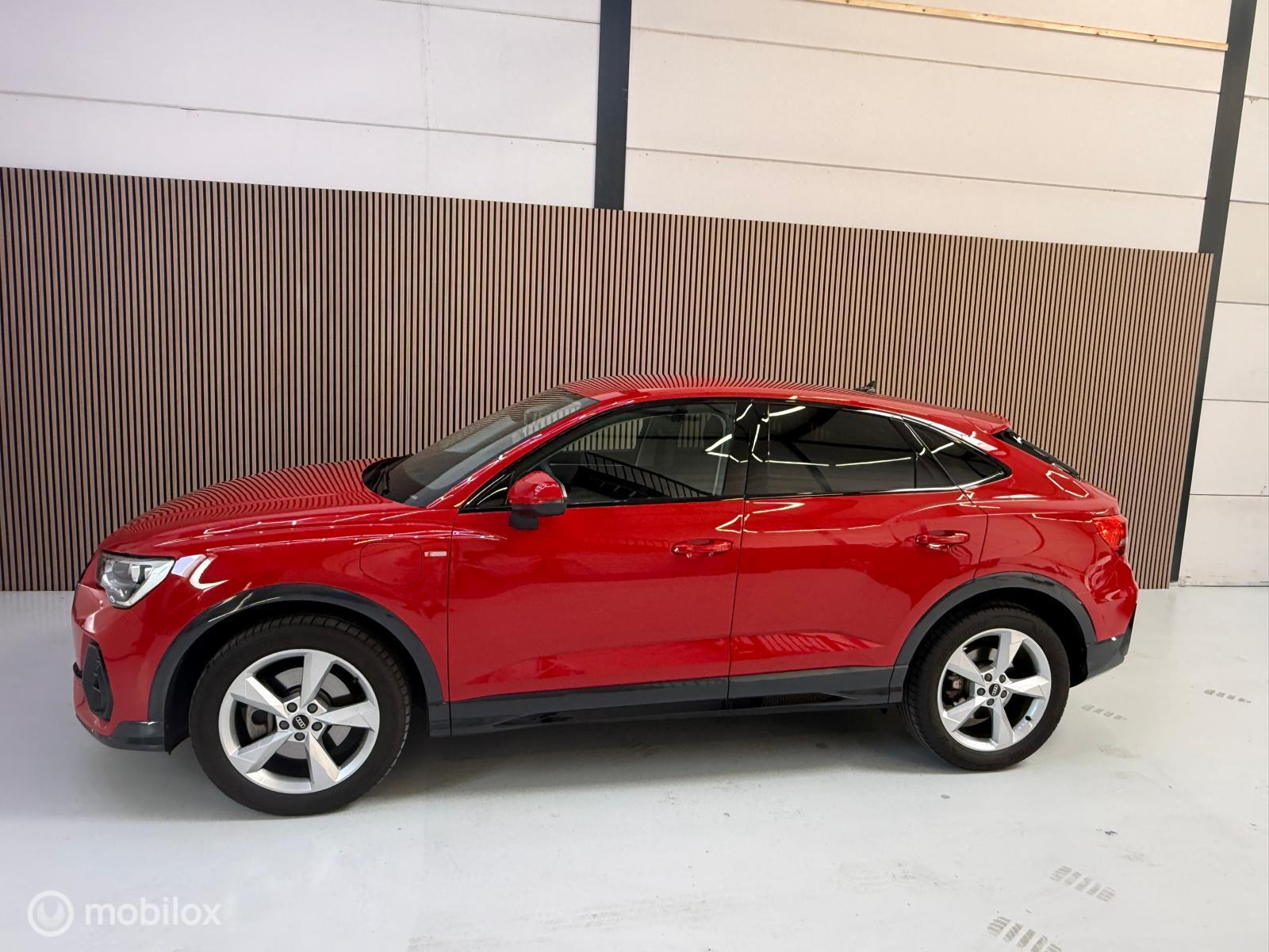 Foto van Audi Q3 Sportback E-tron