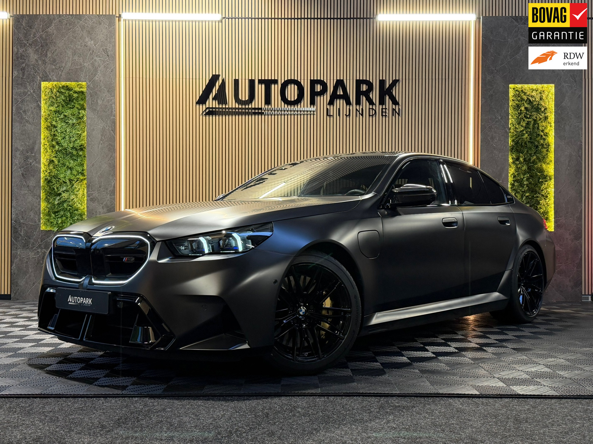 BMW M5 M5 CARBON|KERAMISCH|AKRA|BOWERS & WILKNIS|727PK|FABRIEKSGARANTIE|BOMVOL! 2024 - voorkant