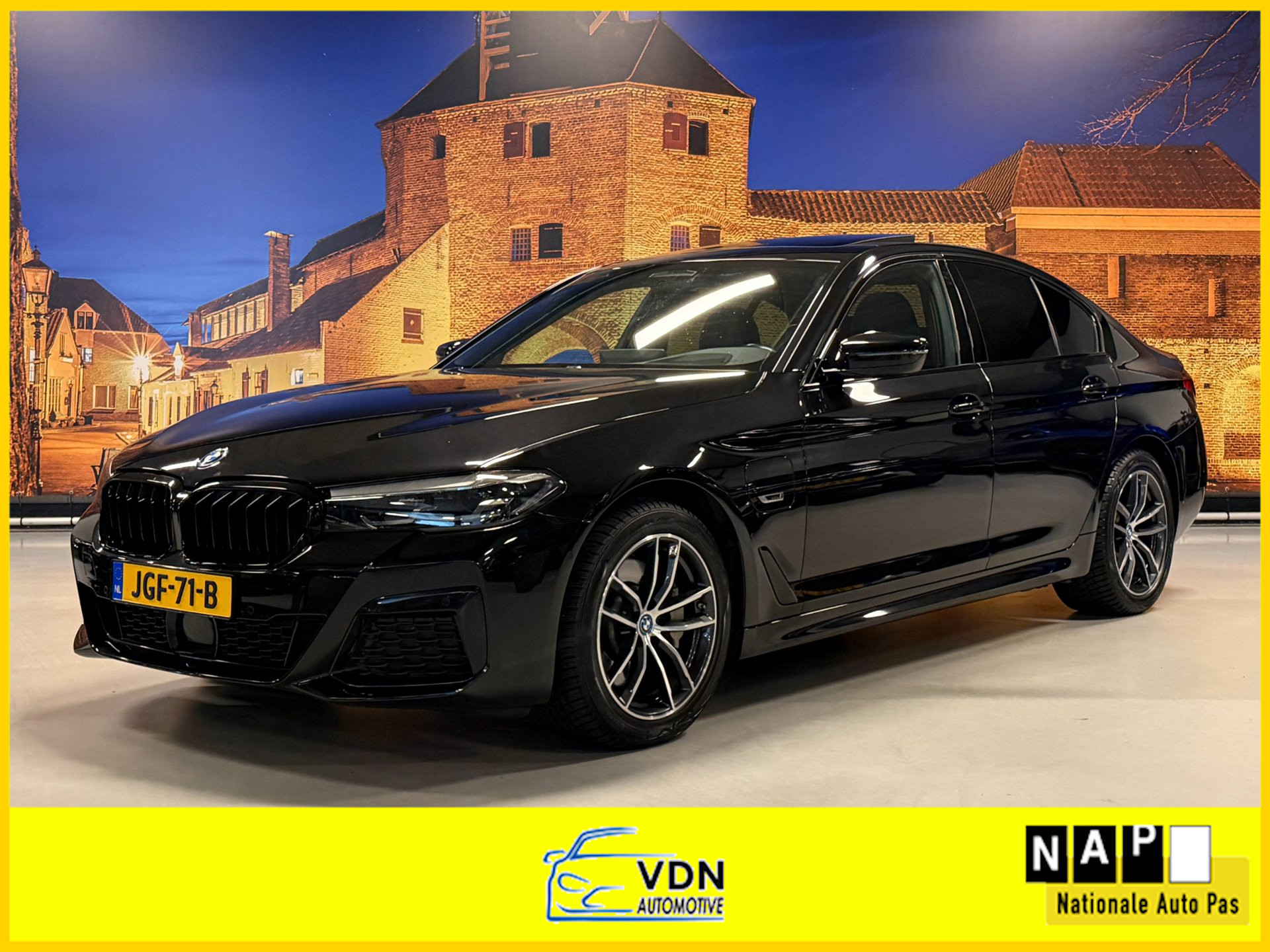 BMW 530e 530e High Exe M-Sport Aut Schuifdak Camera LED 2022 - voorkant