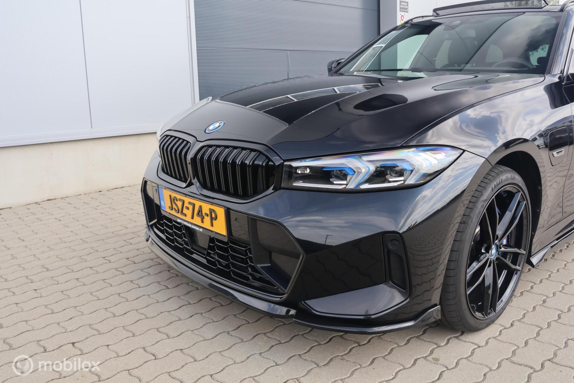 Foto van BMW 330e xDrive