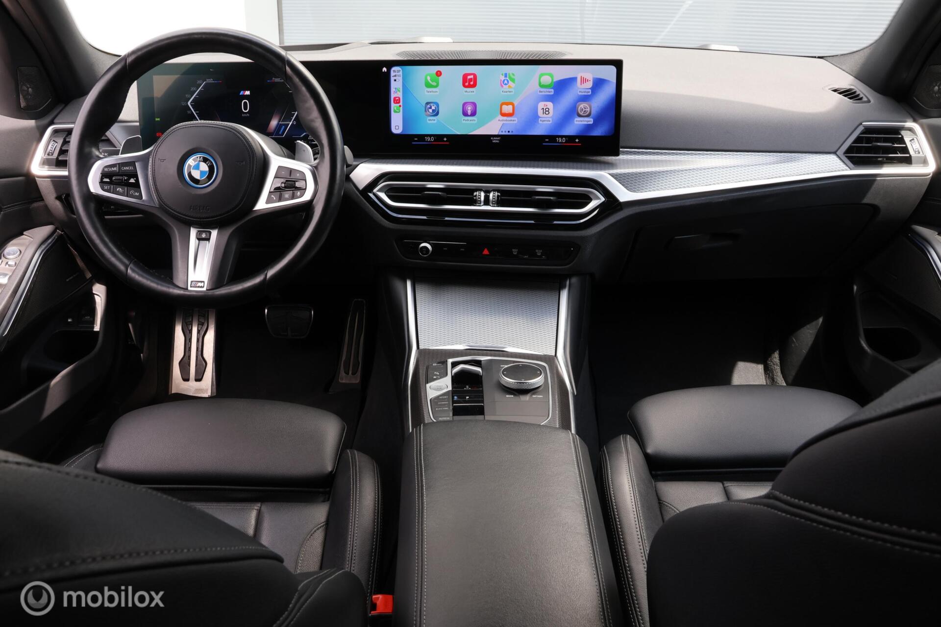 Foto van BMW 330e xDrive