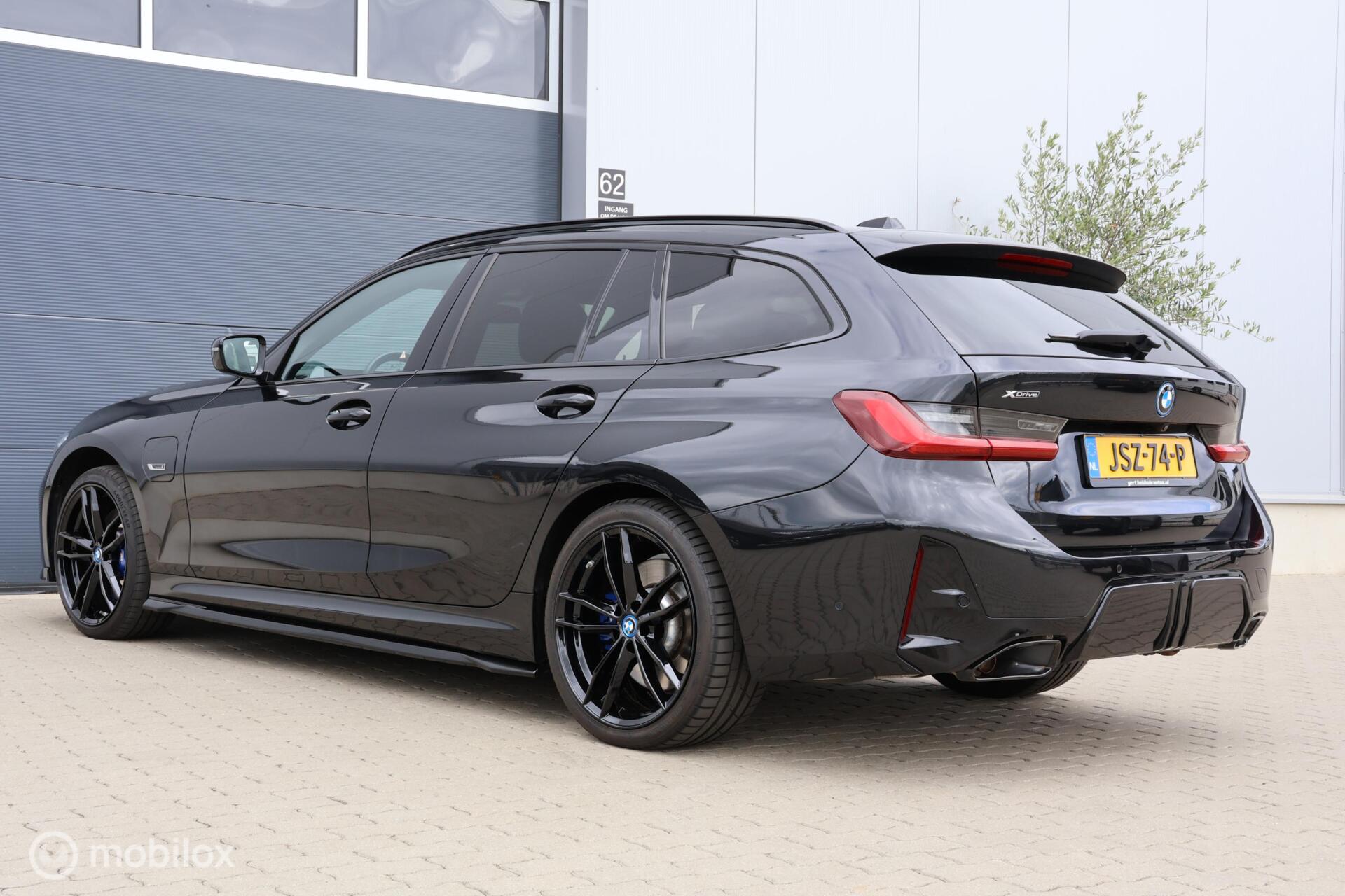 Foto van BMW 330e xDrive