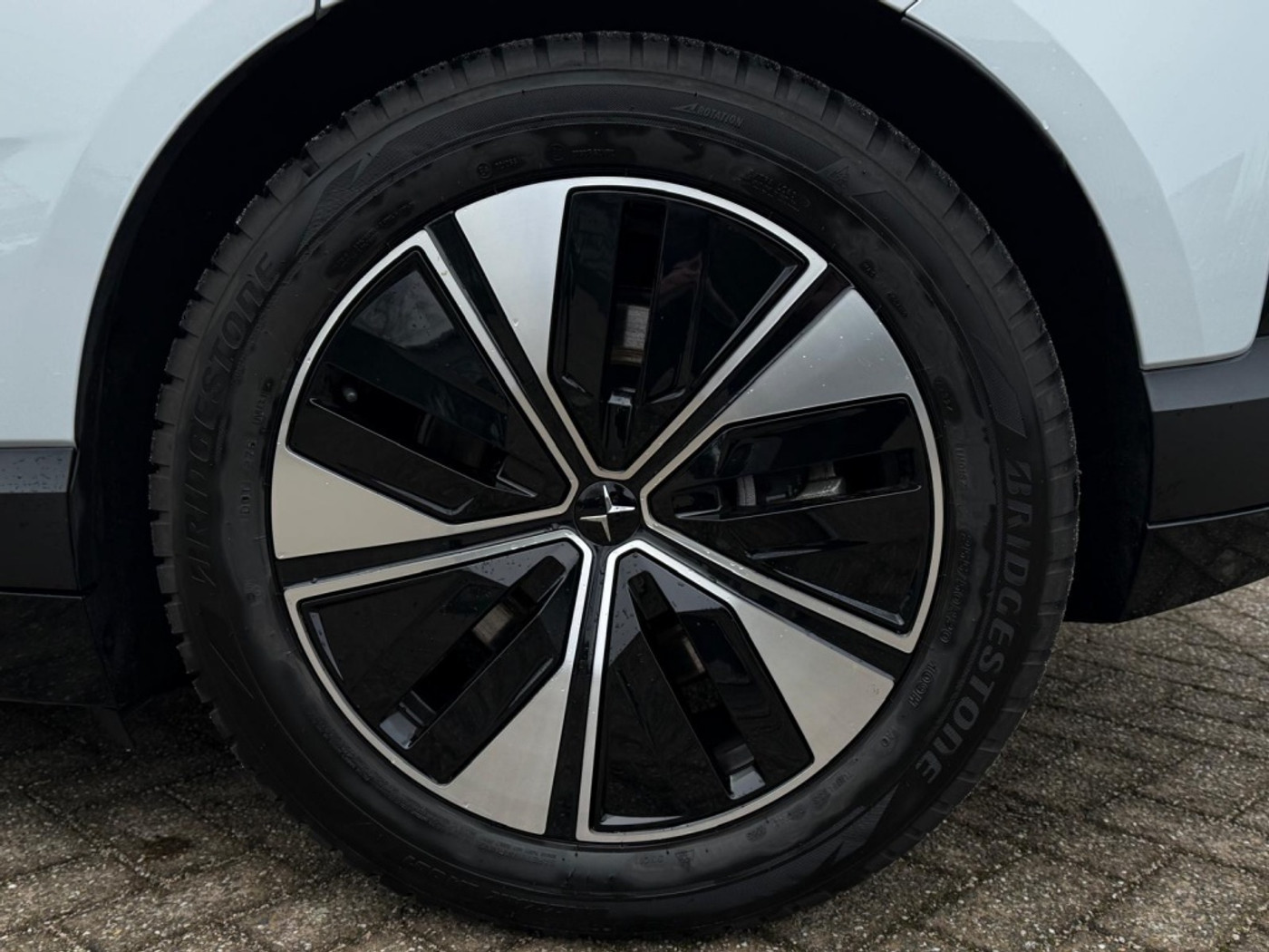 Foto van Polestar Polestar 4
