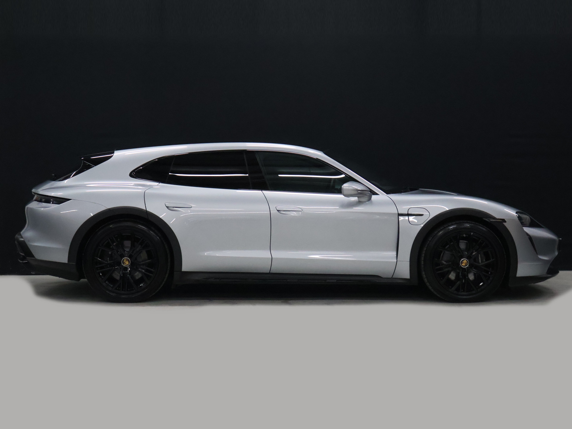 Foto van Porsche Taycan 4