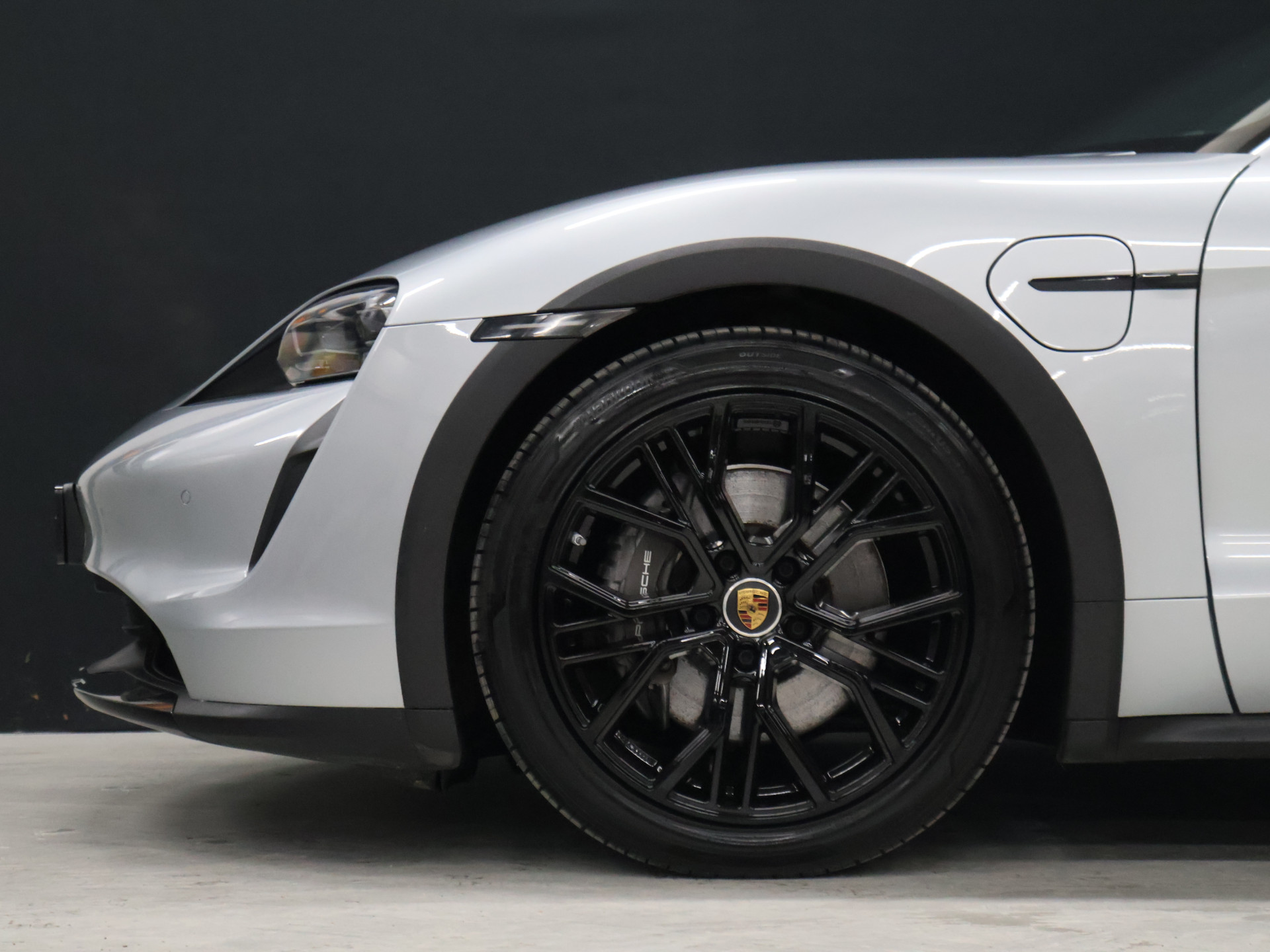 Foto van Porsche Taycan 4