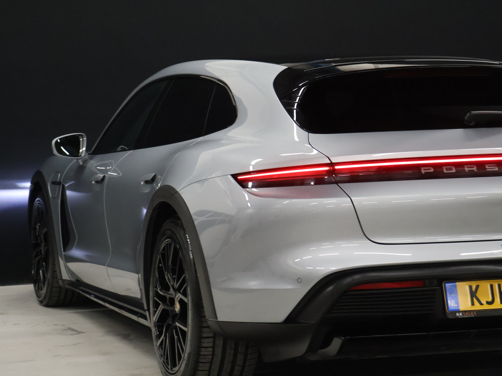 Foto van Porsche Taycan 4