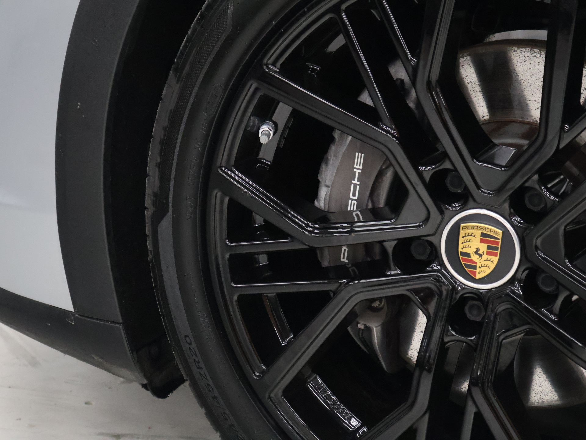 Foto van Porsche Taycan 4