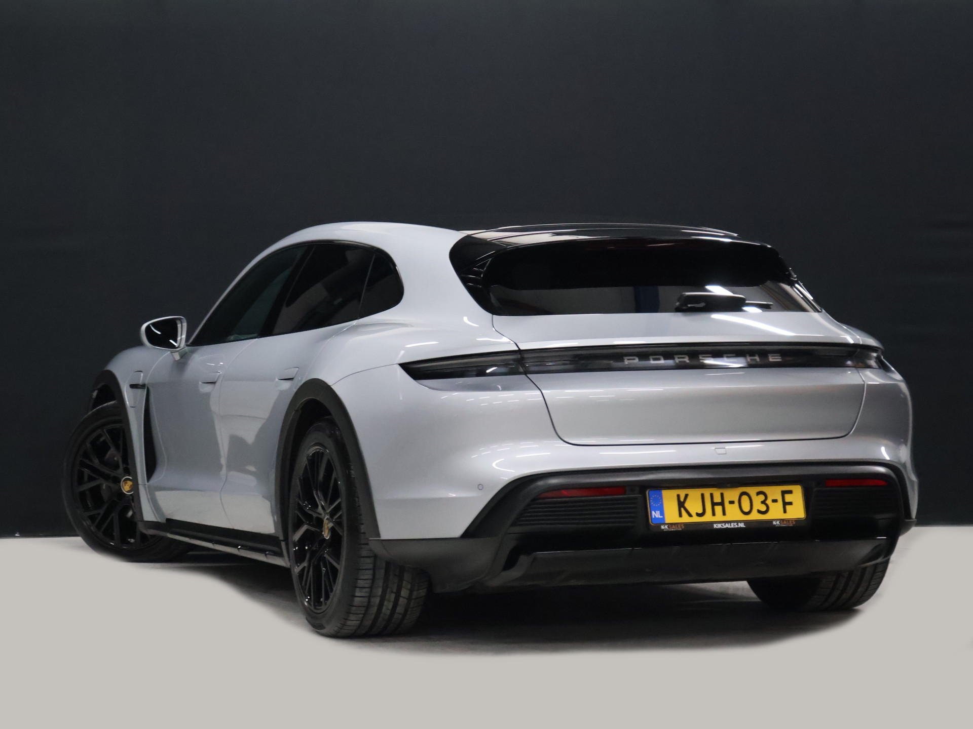 Foto van Porsche Taycan 4