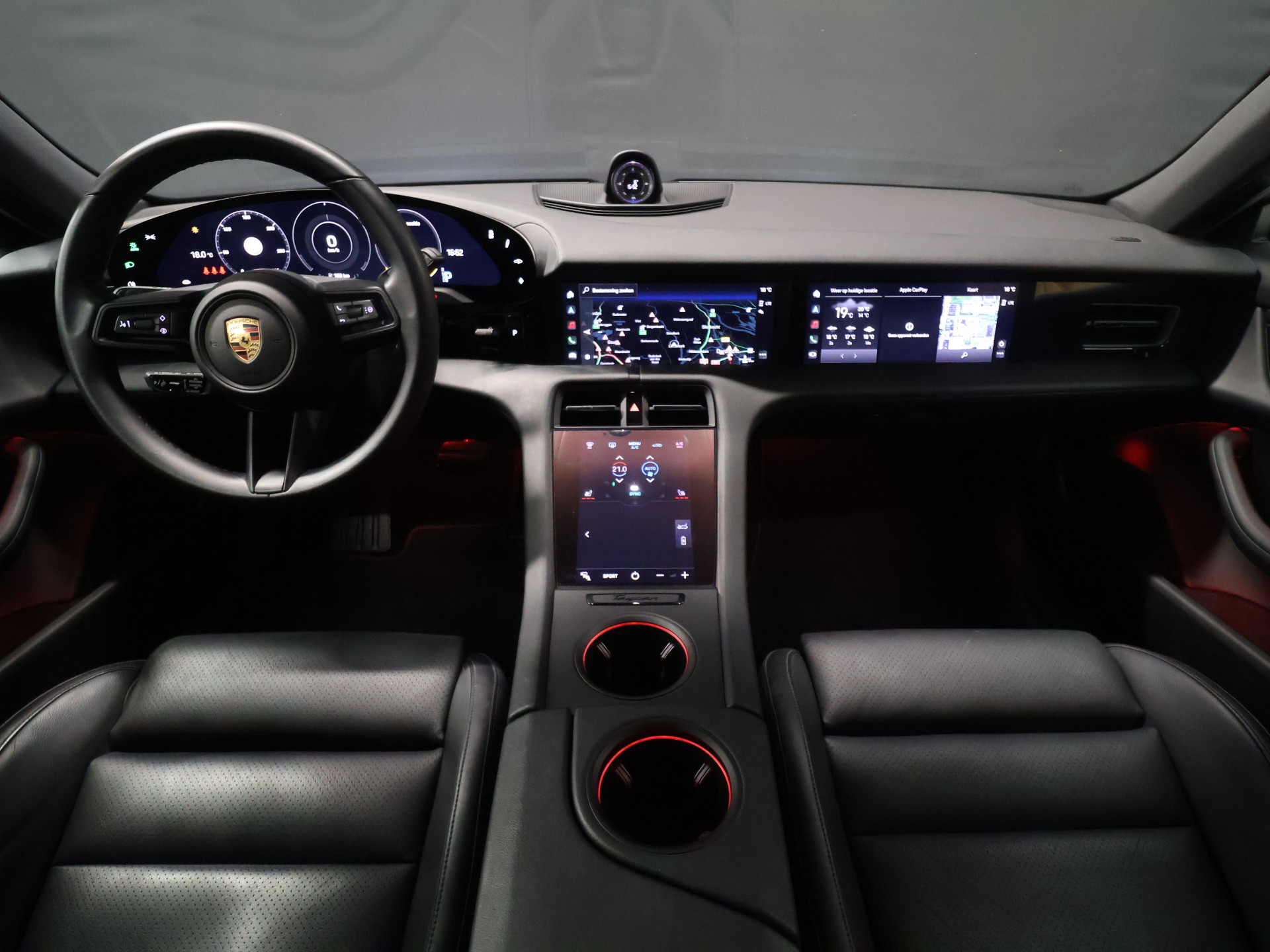 Foto van Porsche Taycan 4