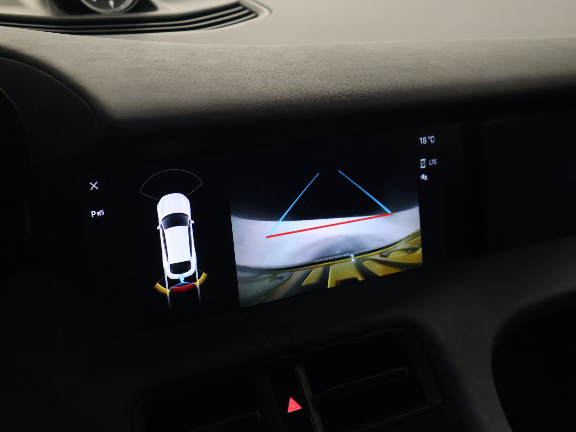 Foto van Porsche Taycan 4