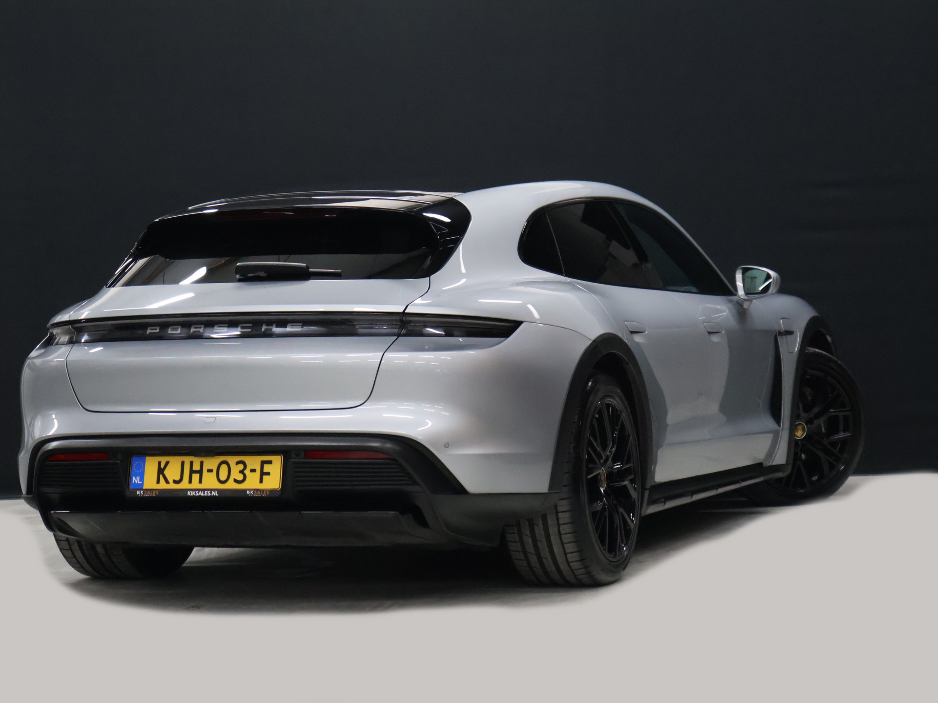 Foto van Porsche Taycan 4