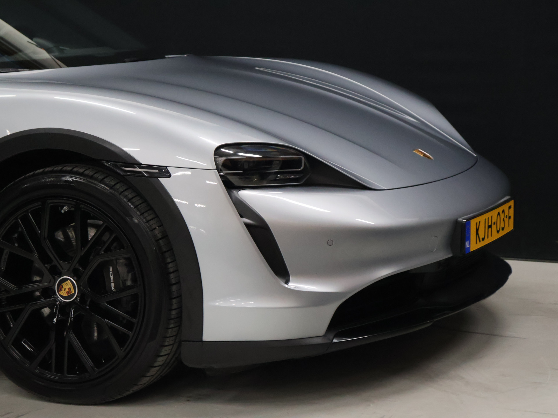 Foto van Porsche Taycan 4
