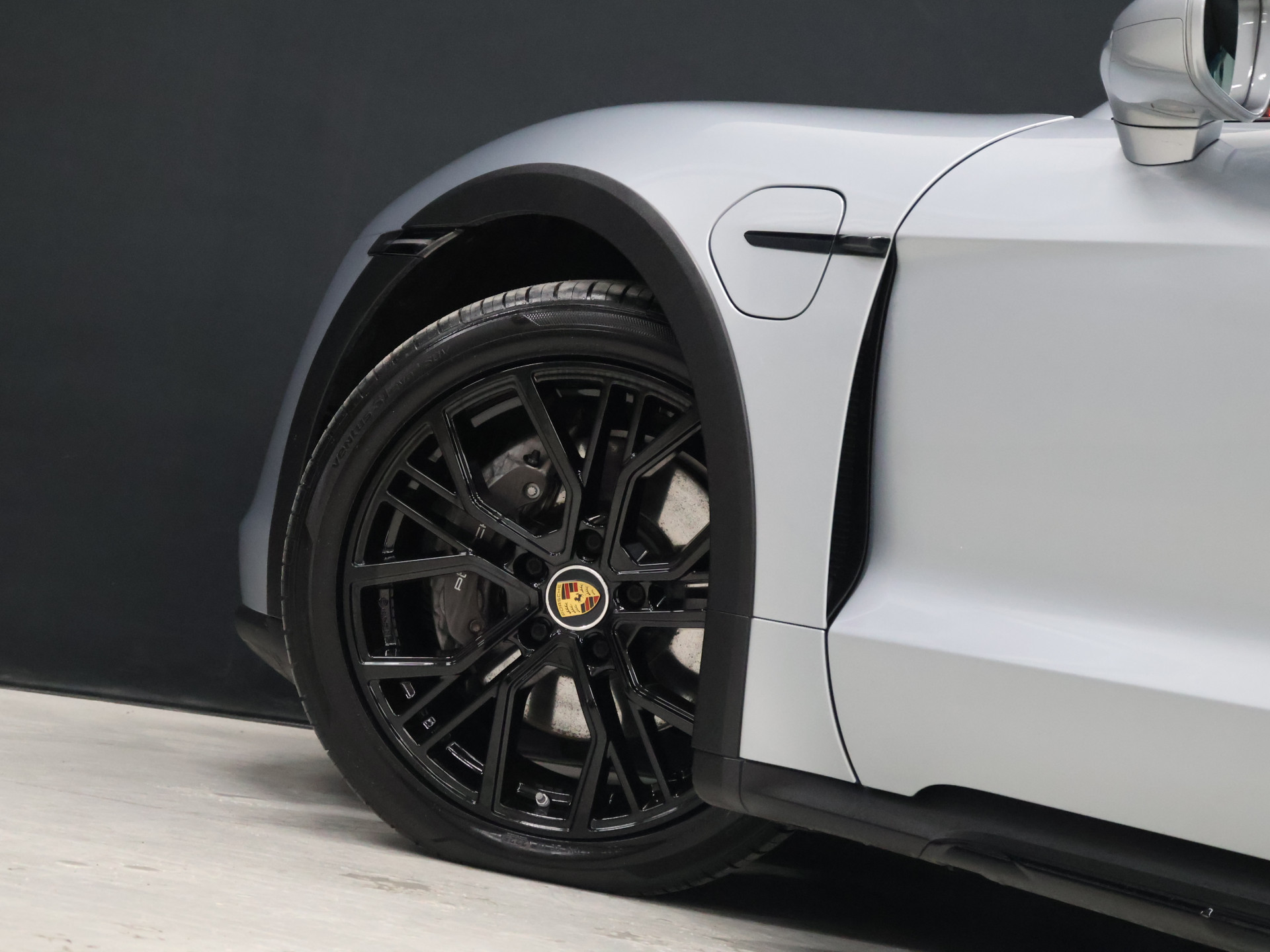 Foto van Porsche Taycan 4