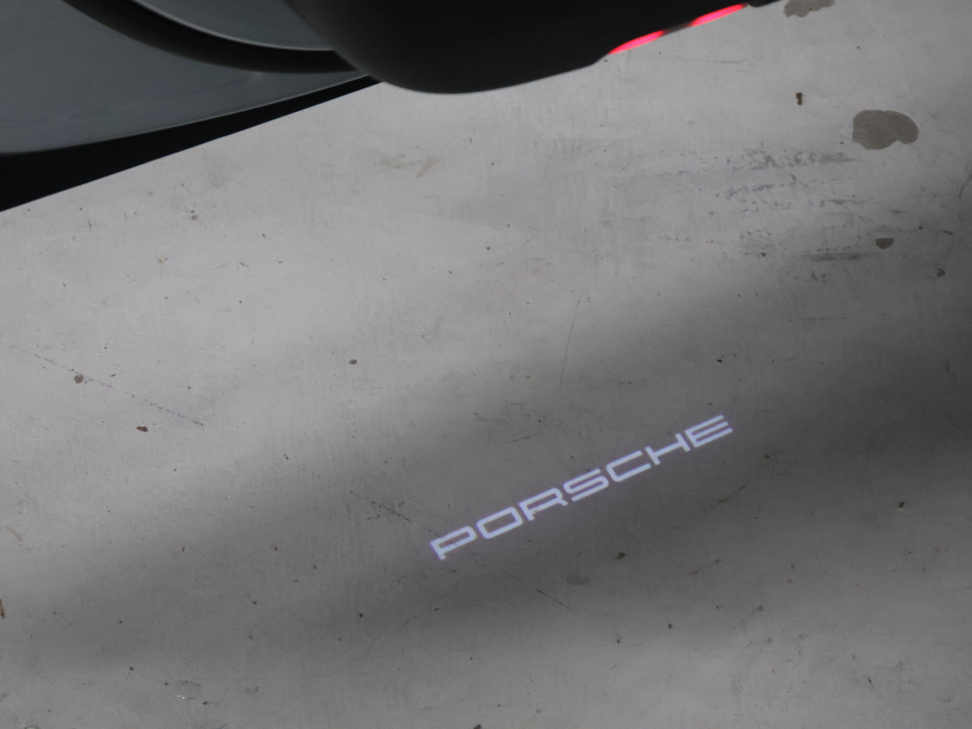 Foto van Porsche Taycan 4