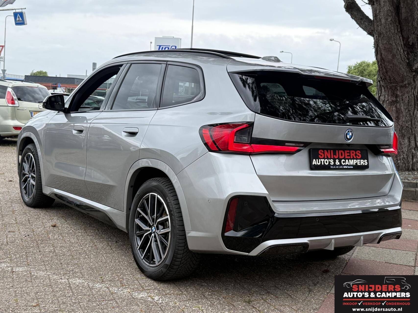 Foto van BMW Ix1 Xdrive30