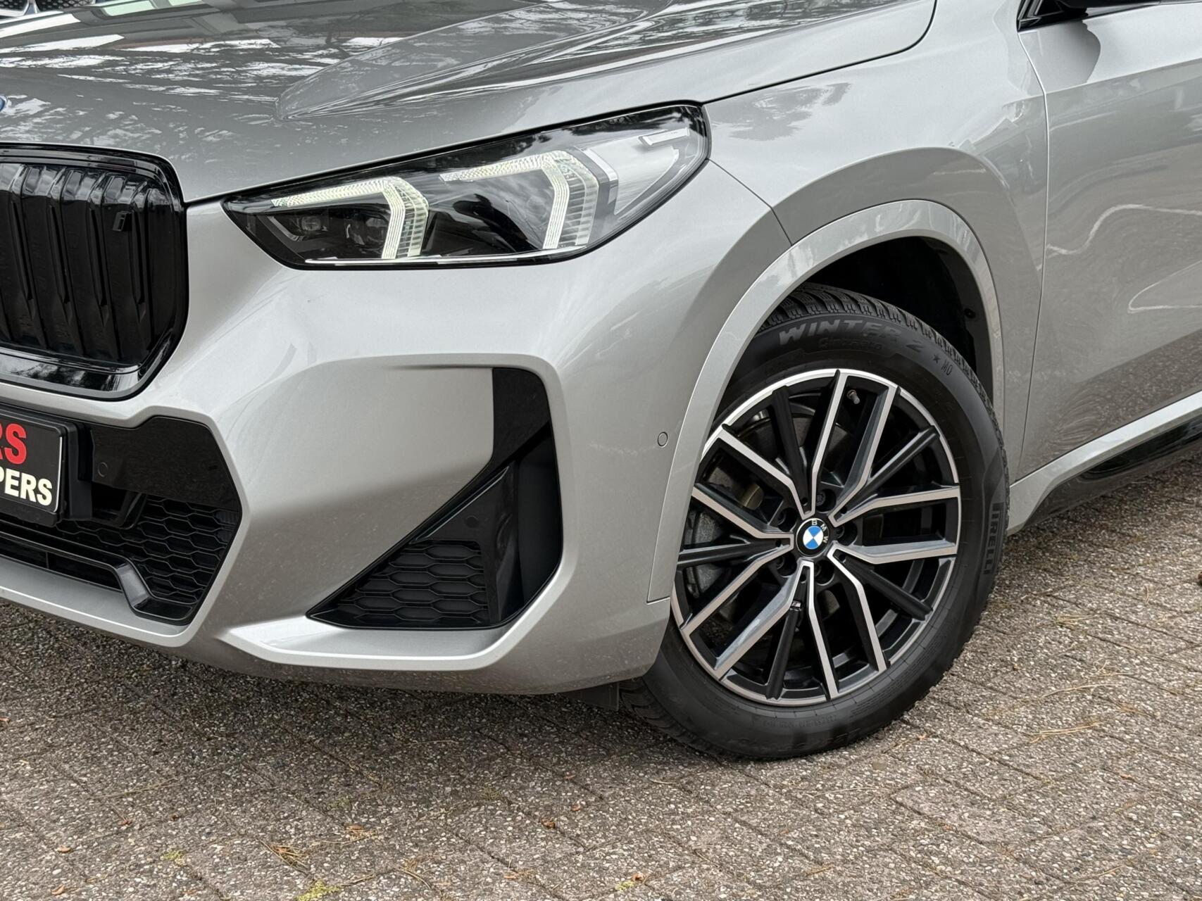 Foto van BMW Ix1 Xdrive30