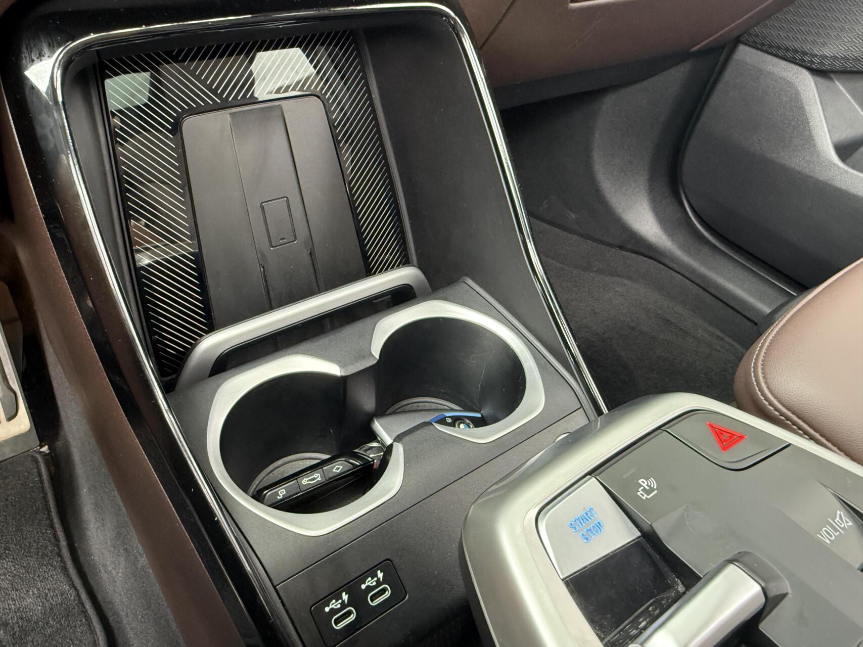 Foto van BMW Ix1 Xdrive30