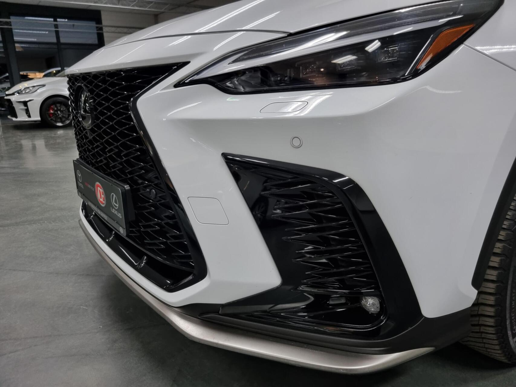 Foto van Lexus Lexus Nx450h+