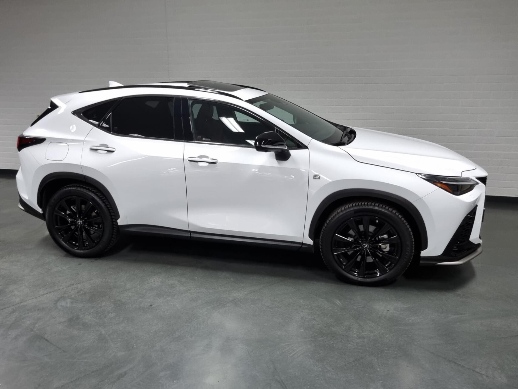 Foto van Lexus Lexus Nx450h+